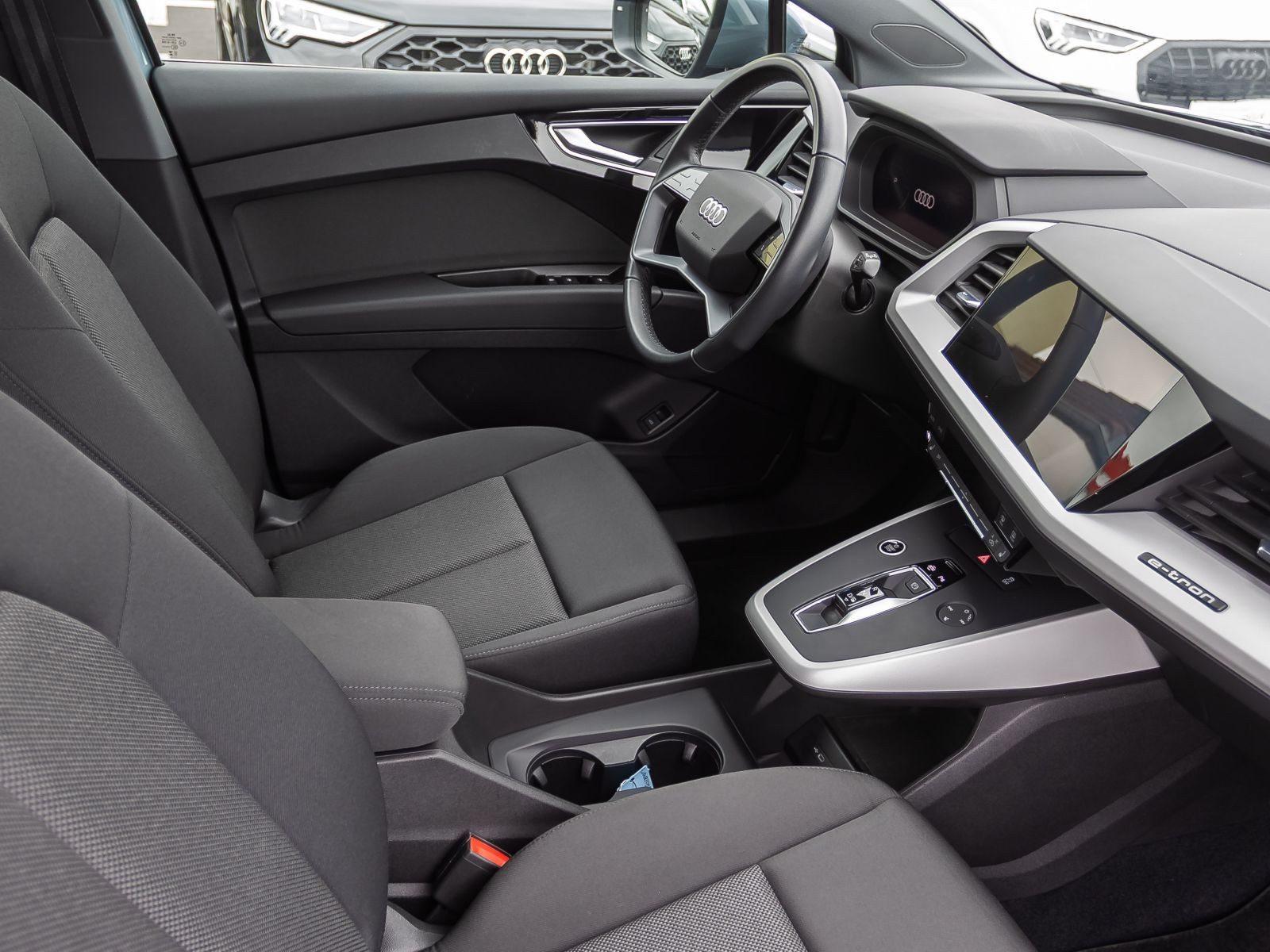 Audi Q4 e-tron advanced 40 Navi LED EPH Standklima AHK
