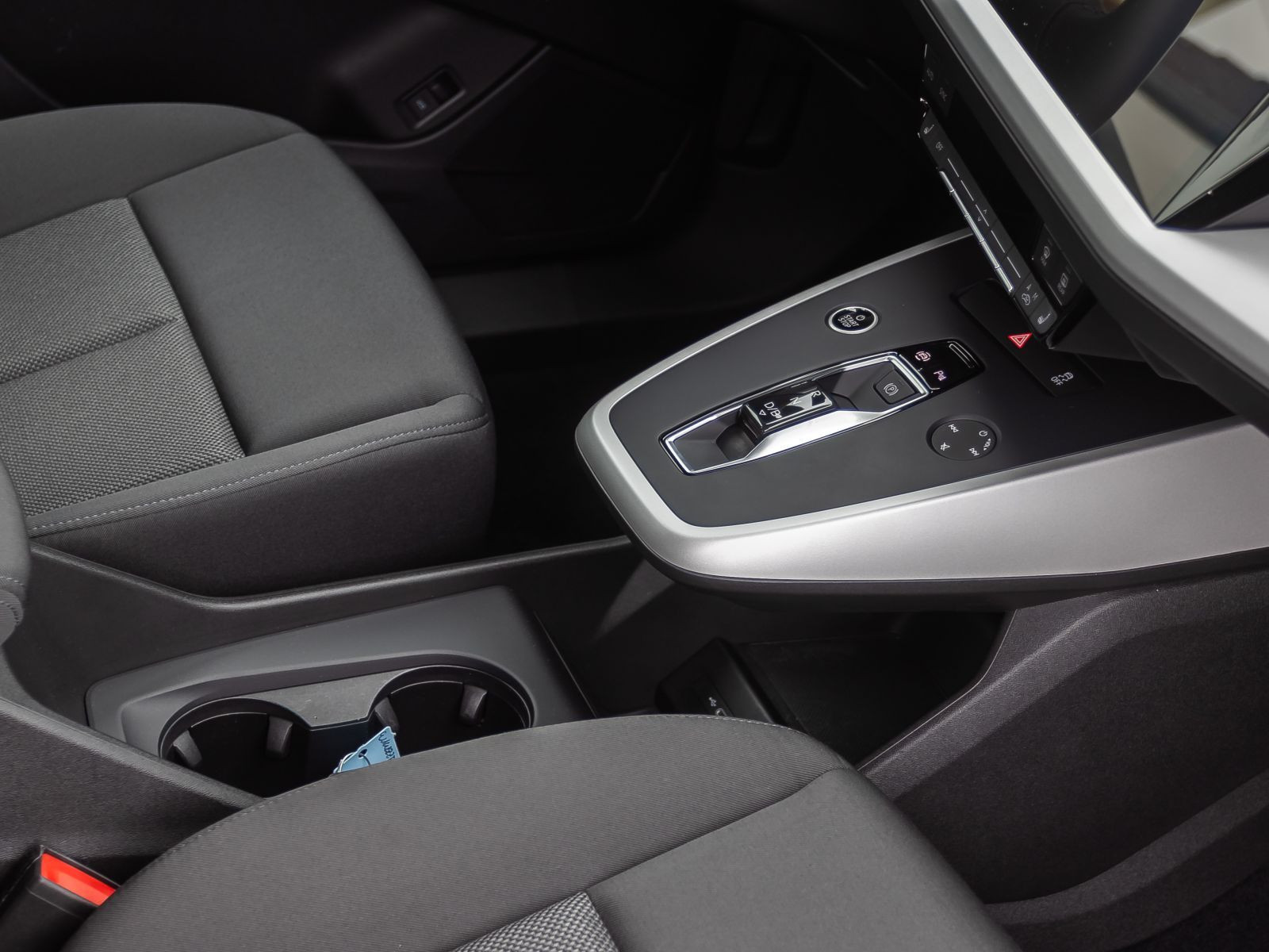 Audi Q4 e-tron advanced 40 Navi LED EPH Standklima AHK