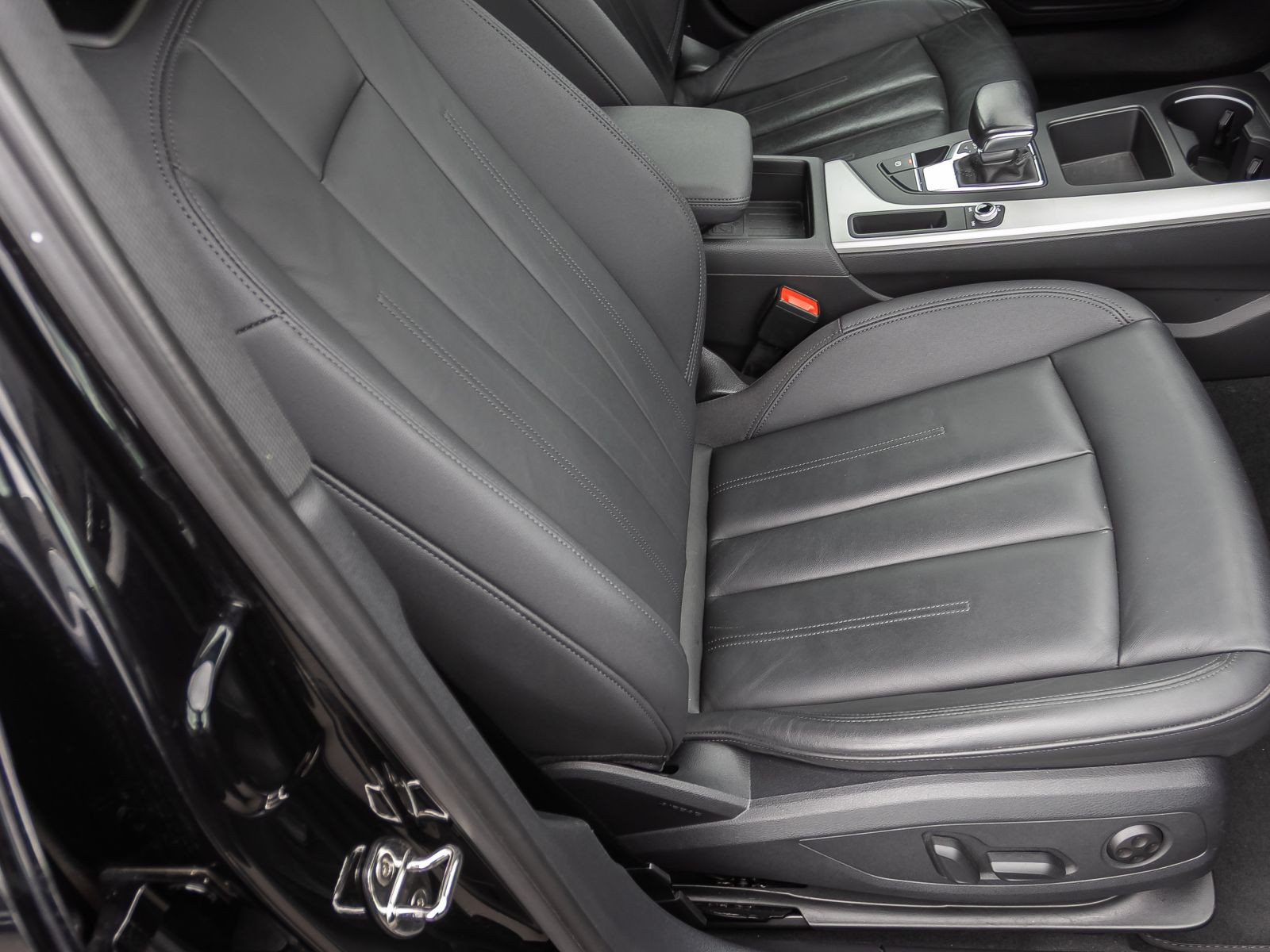 Audi A4 Avant Advanced 35TFSI Stronic Navi LED ACC AHK