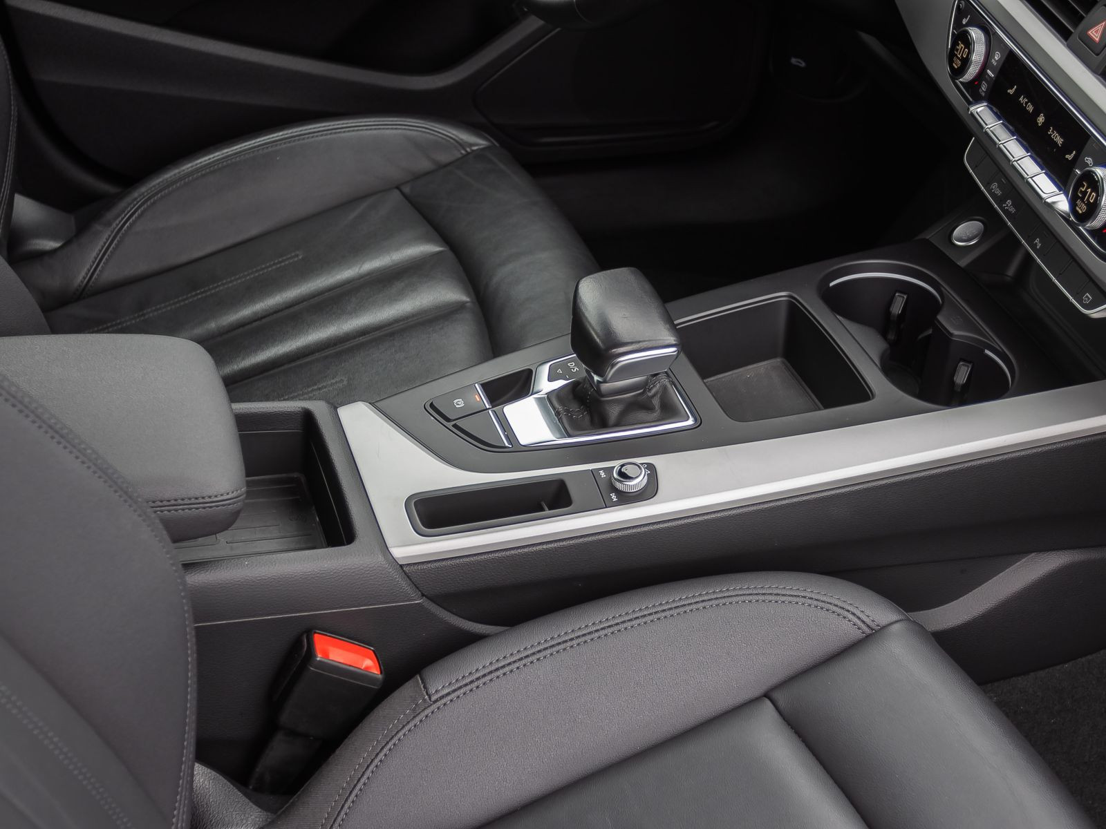 Audi A4 Avant Advanced 35TFSI Stronic Navi LED ACC AHK