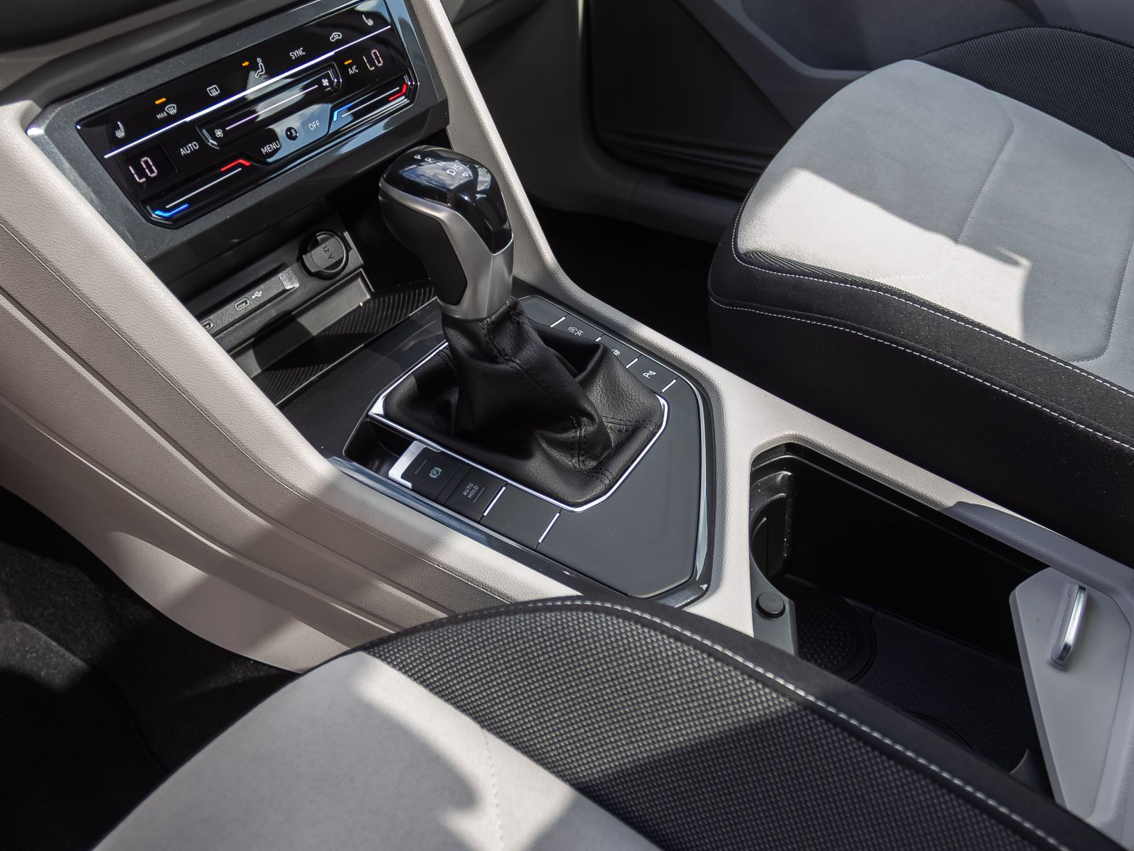Volkswagen Tiguan 1.5 TSI DSG Elegance, Panoramadach, LED-Matrix, Navi, Rückfahrkamera