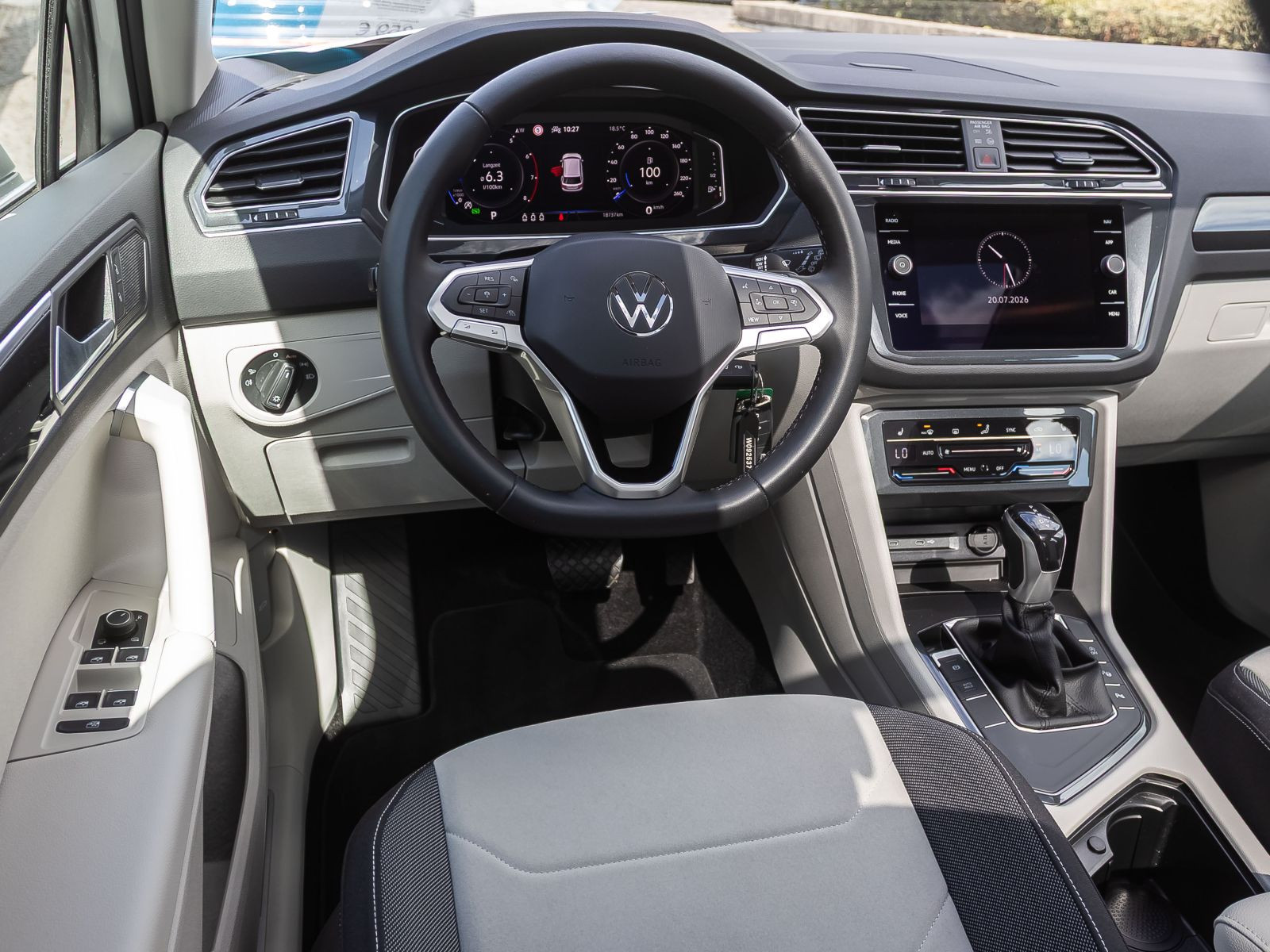 Volkswagen Tiguan 1.5 TSI DSG Elegance, Panoramadach, LED-Matrix, Navi, Rückfahrkamera
