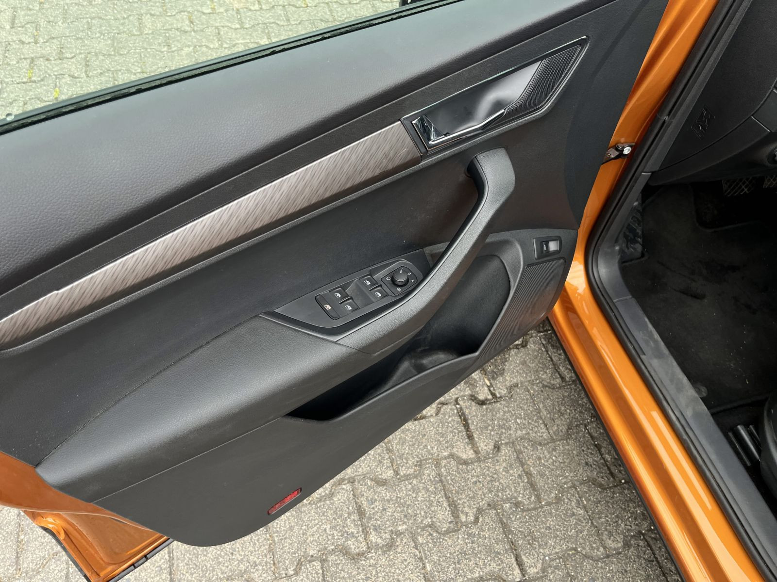 Skoda Karoq Style 1.5TSI Navi AHK LED ACC EPH KESSY