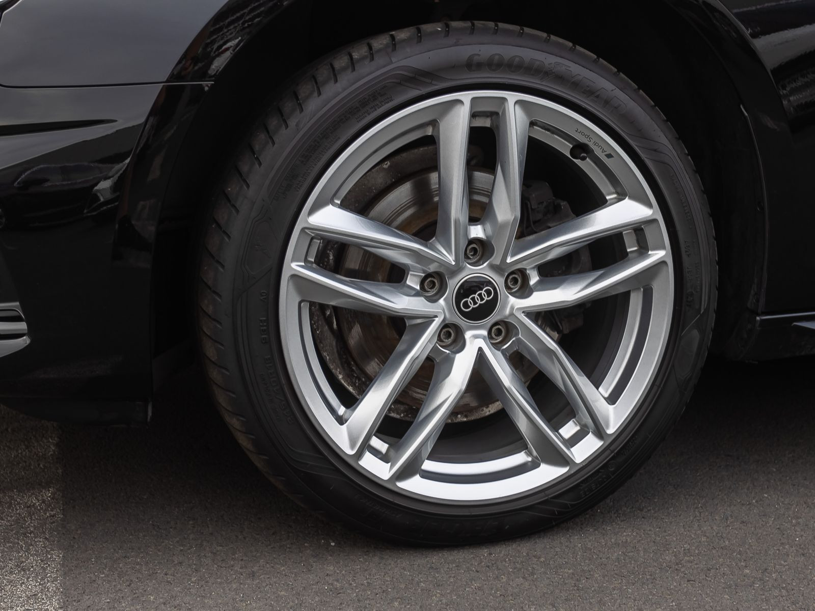 Audi A4 Avant Advanced 35TFSI Stronic Navi LED ACC AHK