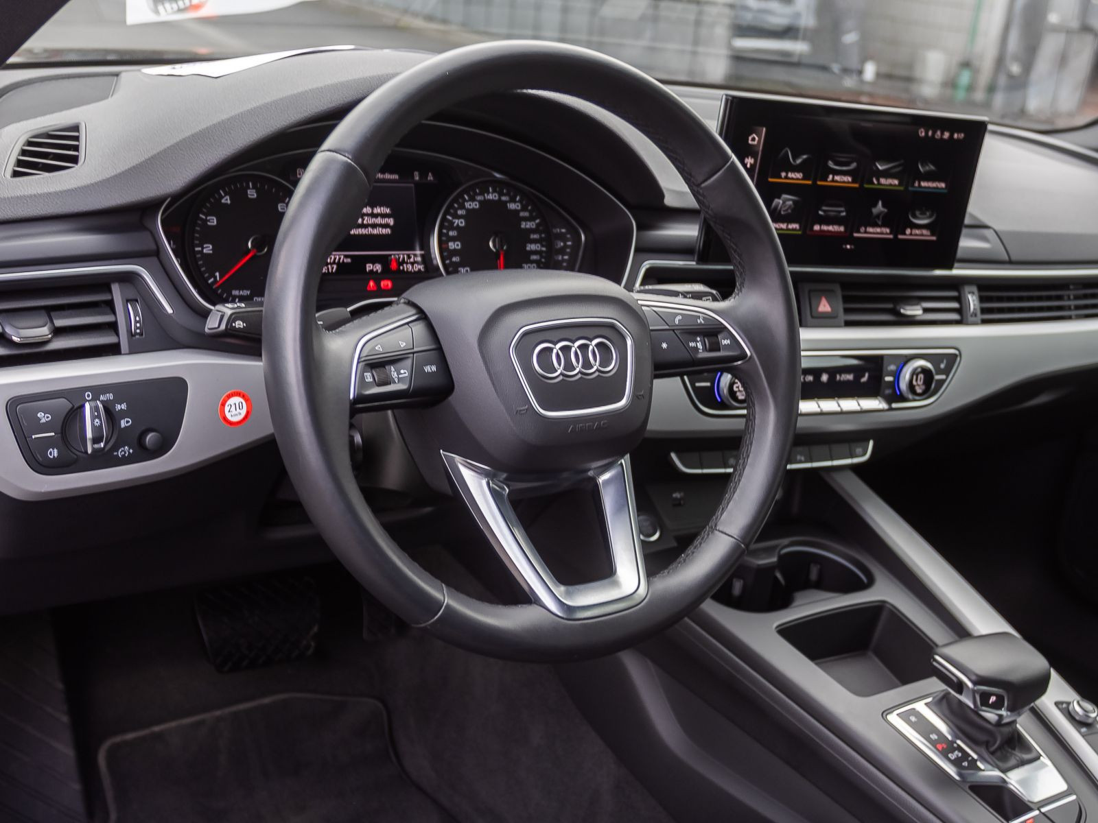 Audi A4 Avant Advanced 35TFSI Stronic Navi LED ACC AHK