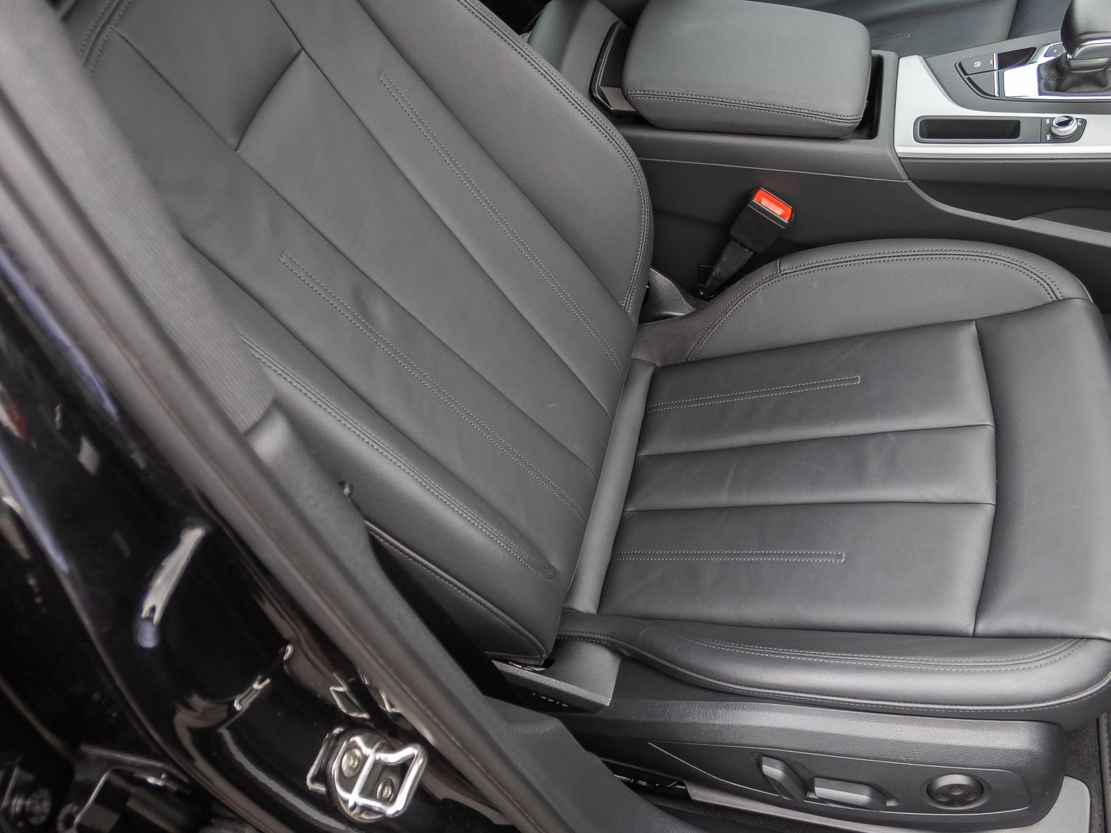 Audi A4 Avant Advanced 35TFSI Stronic Navi LED ACC AHK