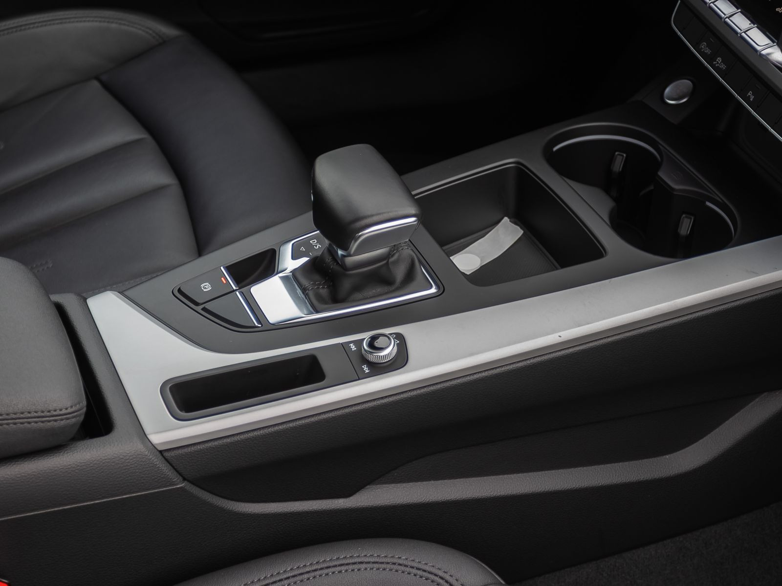 Audi A4 Avant Advanced 35TFSI Stronic Navi LED ACC AHK