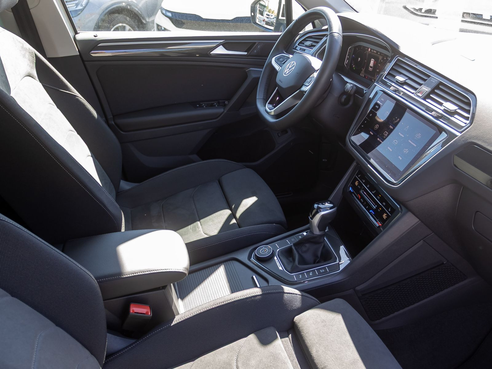Volkswagen Tiguan 2.0 TDI Elegance 4M DSG Matrix Standhzg