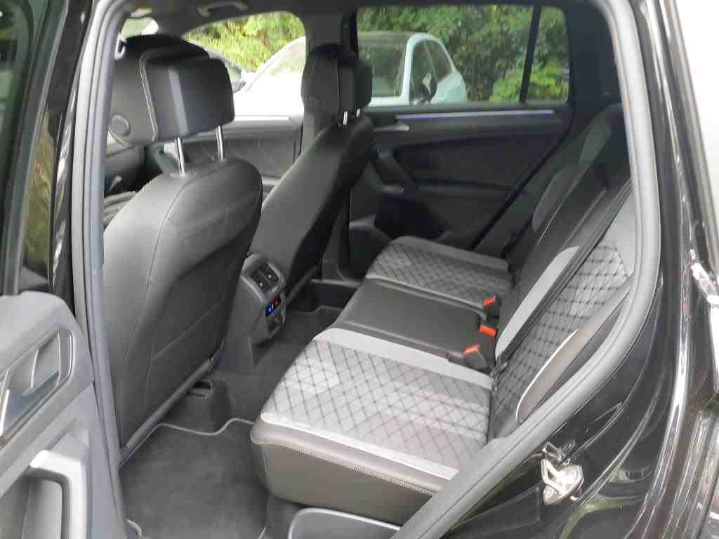 Volkswagen Tiguan 2.0 TDI R-Line "Black Style" 4M DSG AHK