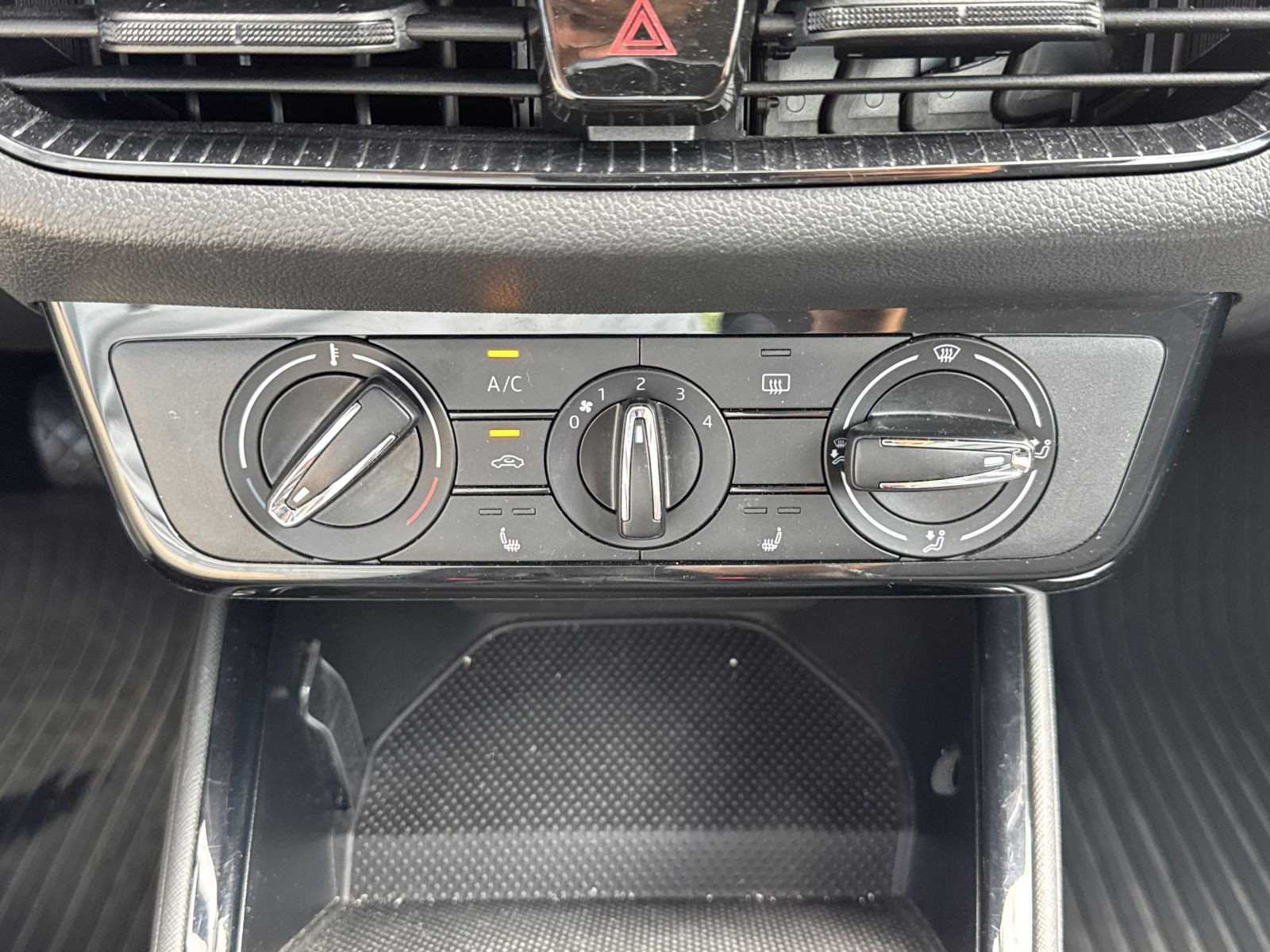 Skoda Fabia Active 1.0 MPI LED EPH GRA CarPlay