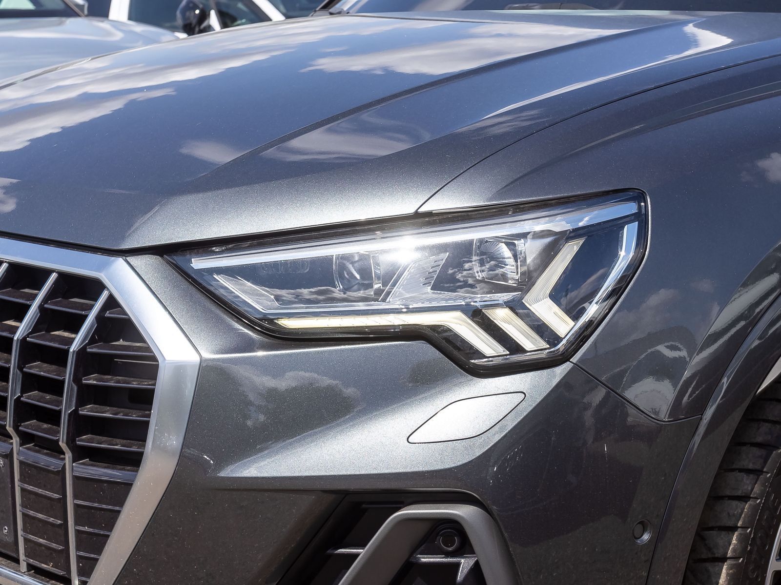 Audi Q3 S line 45TFSI qu Stronic Navi Matrix Panorama