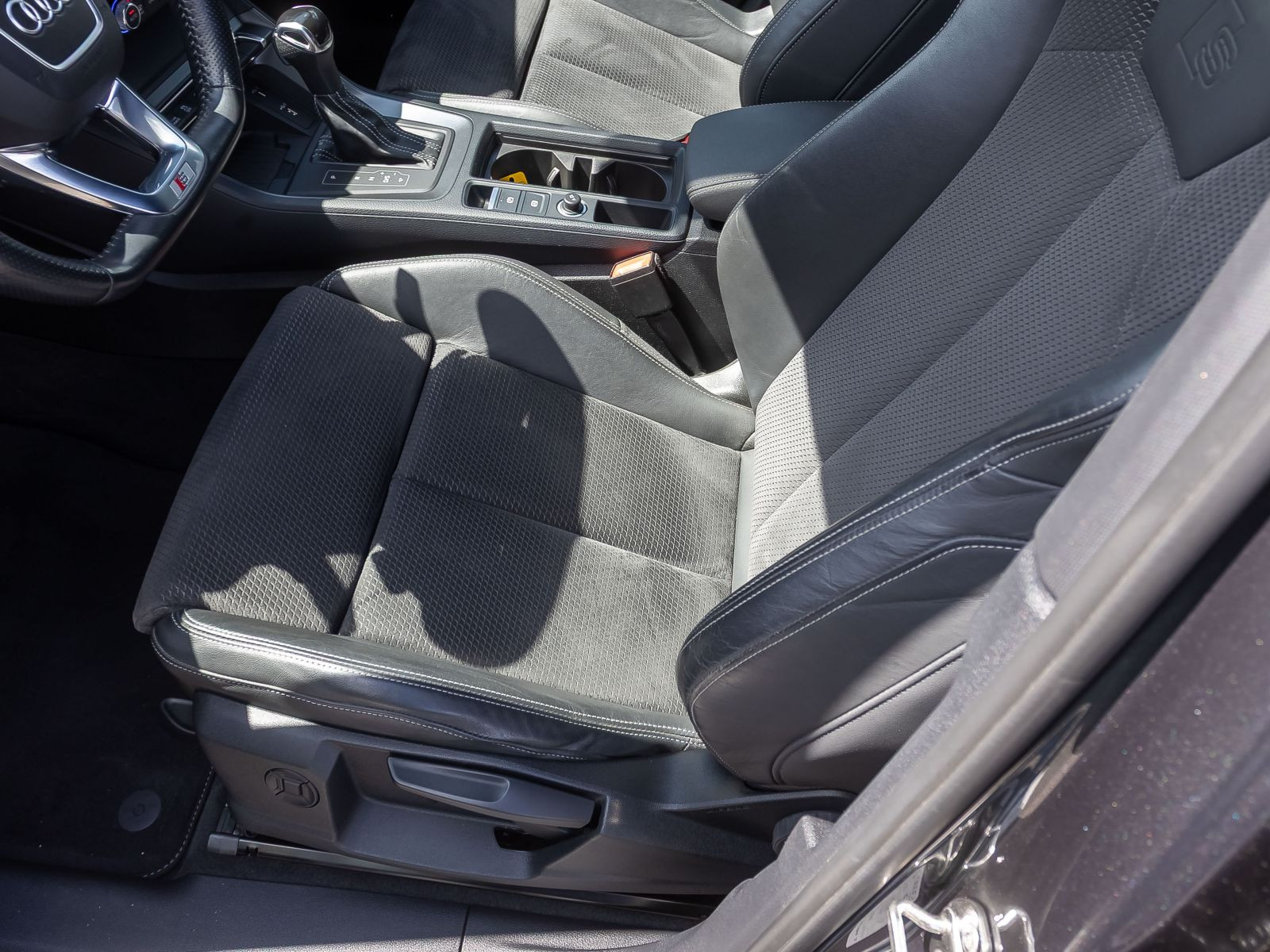 Audi Q3 S line 45TFSI qu Stronic Navi Matrix Panorama