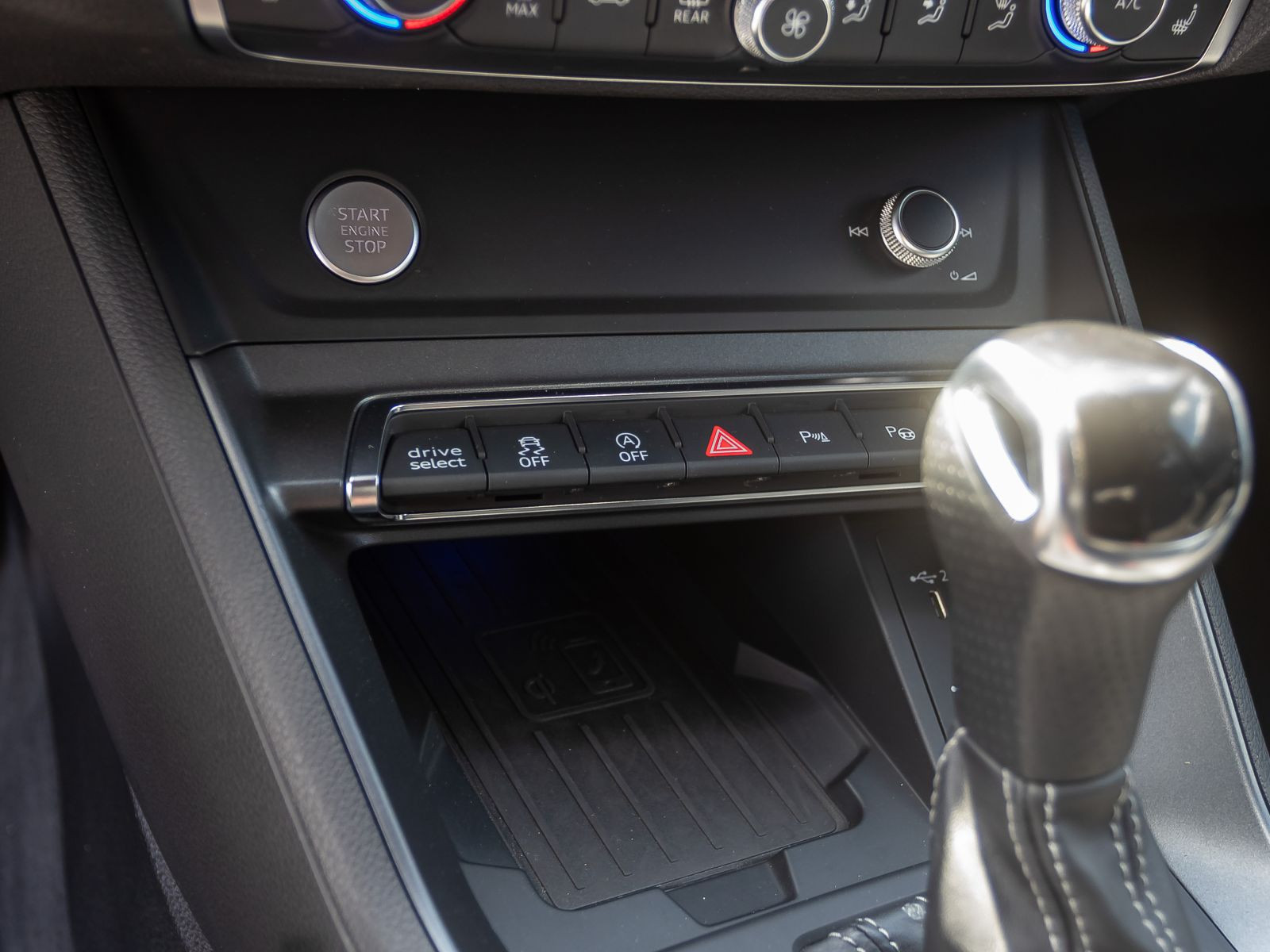 Audi Q3 S line 45TFSI qu Stronic Navi Matrix Panorama