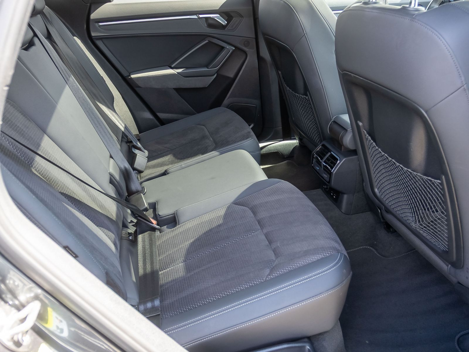 Audi Q3 S line 45TFSI qu Stronic Navi Matrix Panorama