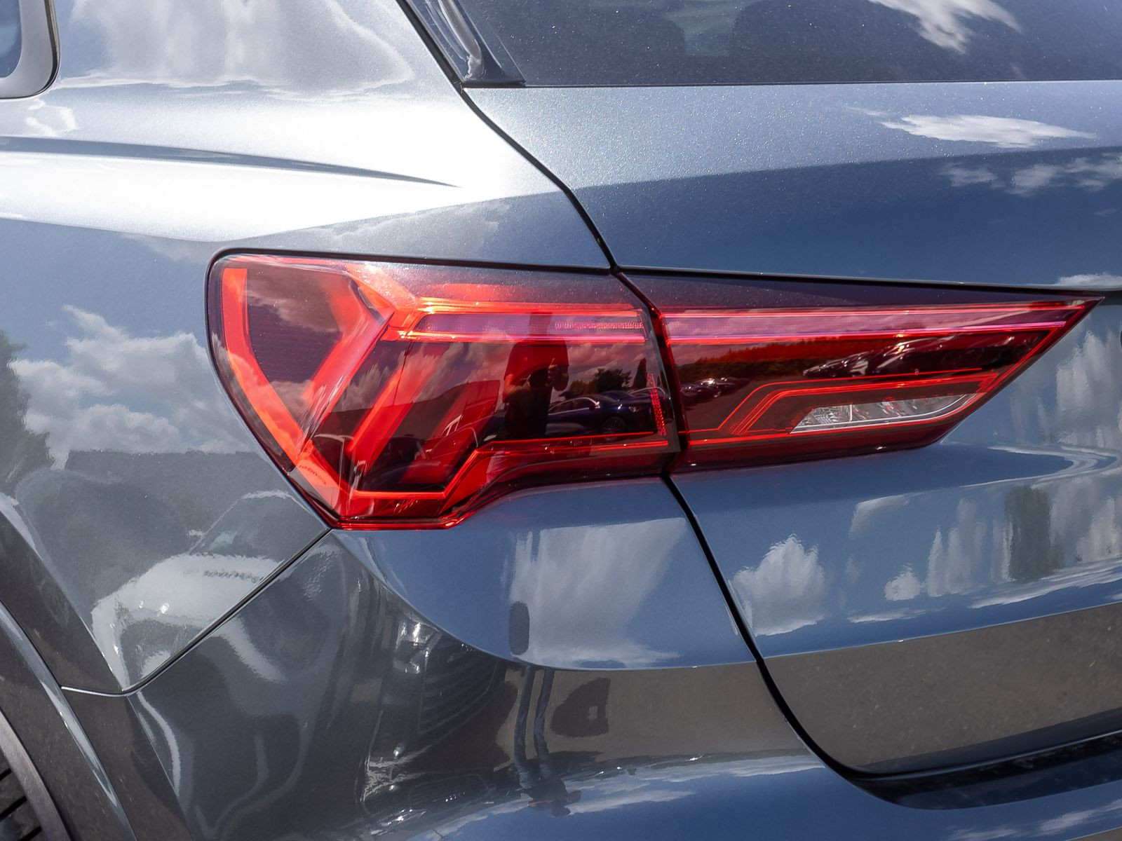 Audi Q3 S line 45TFSI qu Stronic Navi Matrix Panorama