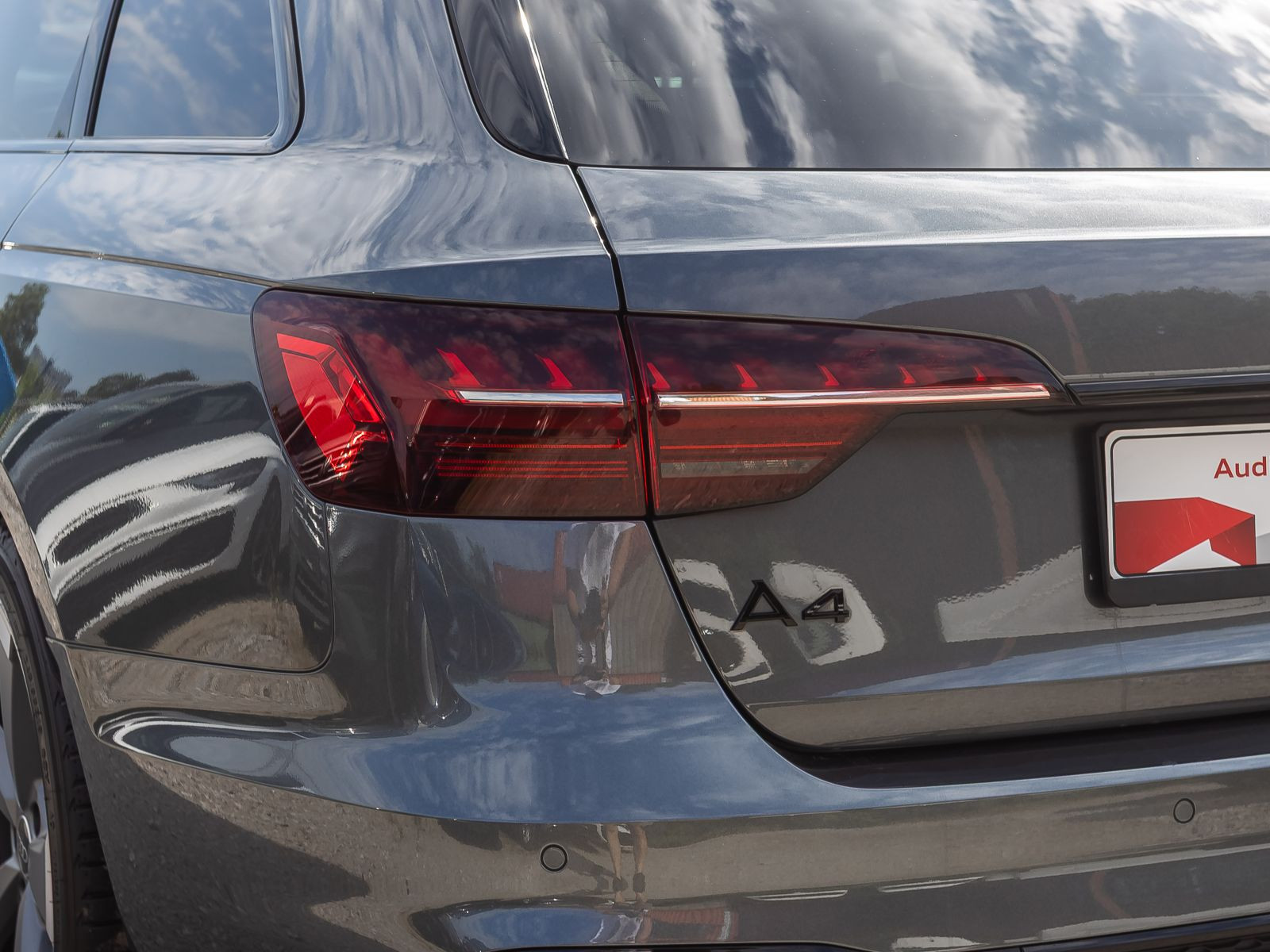 Audi A4 Avant S line 40TFSI qu Stronic Navi Matrix ACC