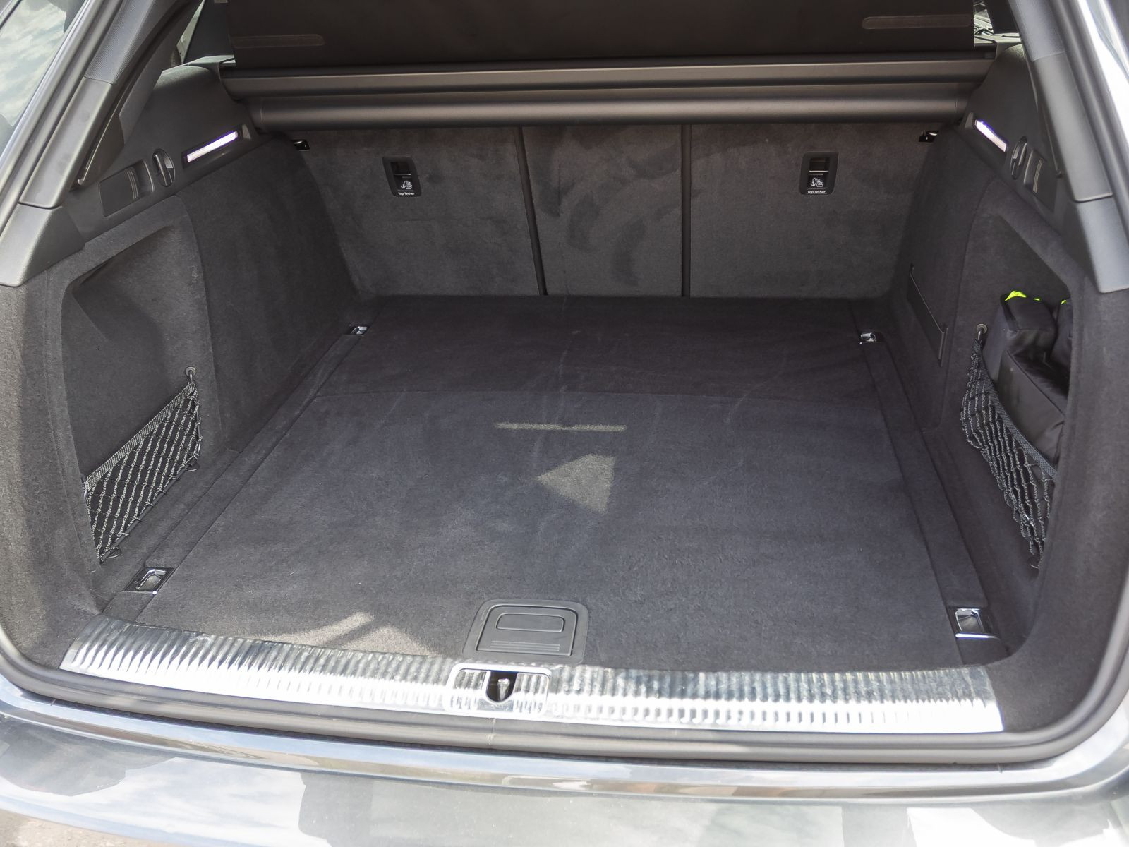 Audi A4 Avant S line 40TFSI qu Stronic Navi Matrix ACC