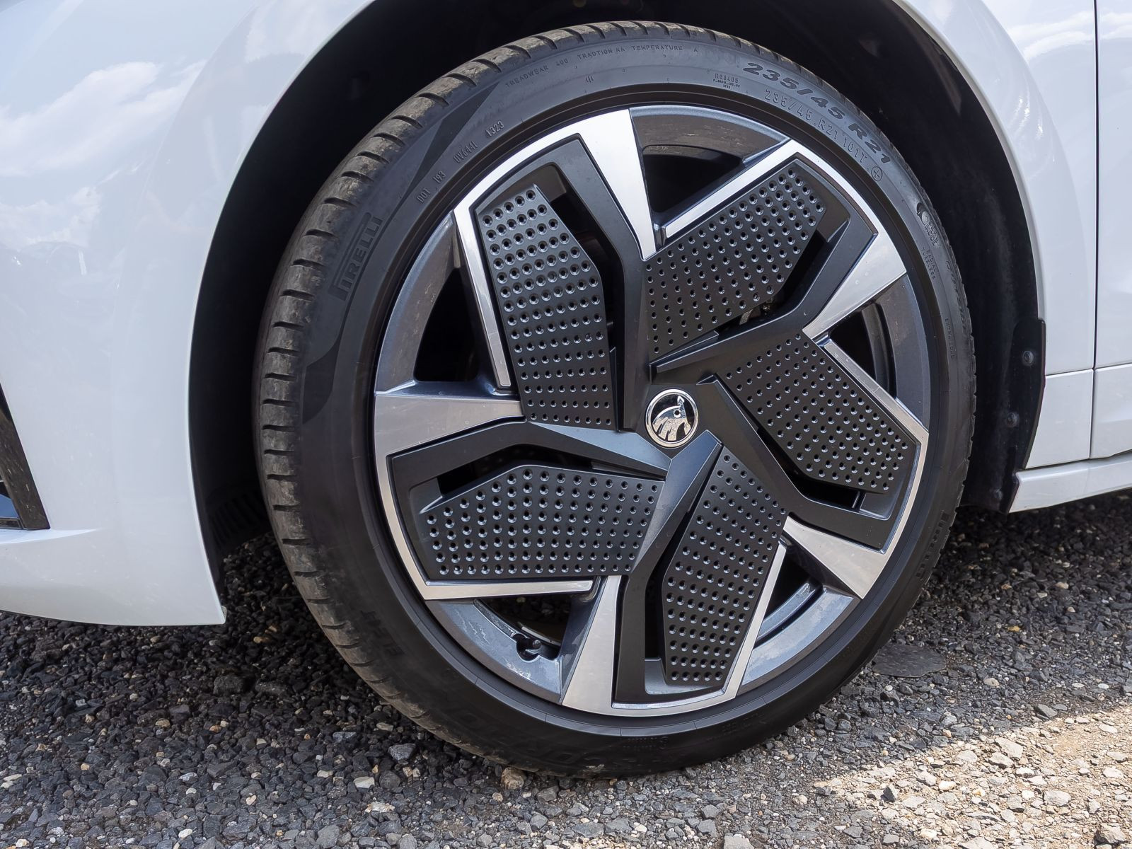 Skoda Enyaq Coupé RS Navi LED HuD Panorama Standklima AHK