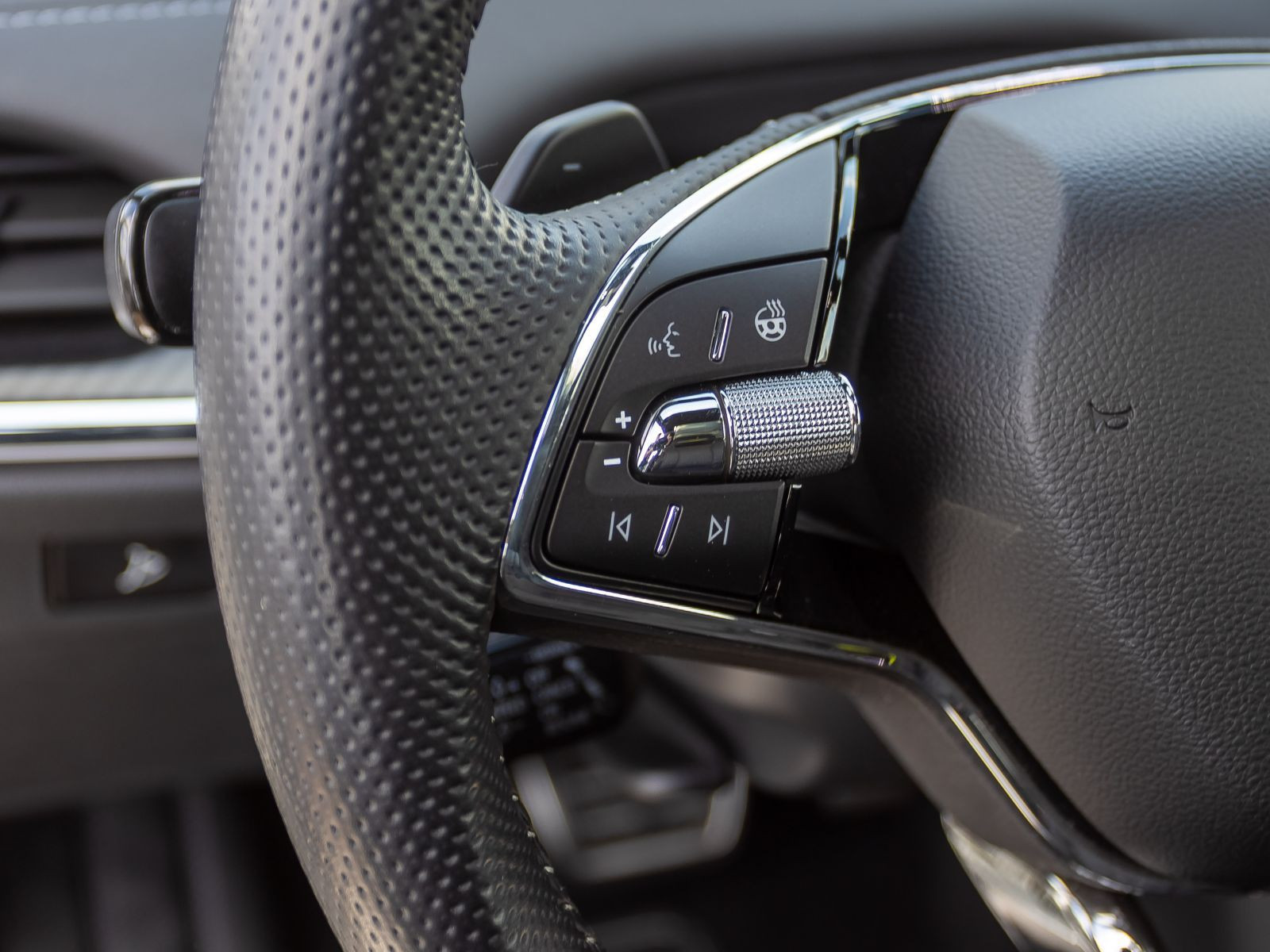 Skoda Enyaq Coupé RS Navi LED HuD Panorama Standklima AHK