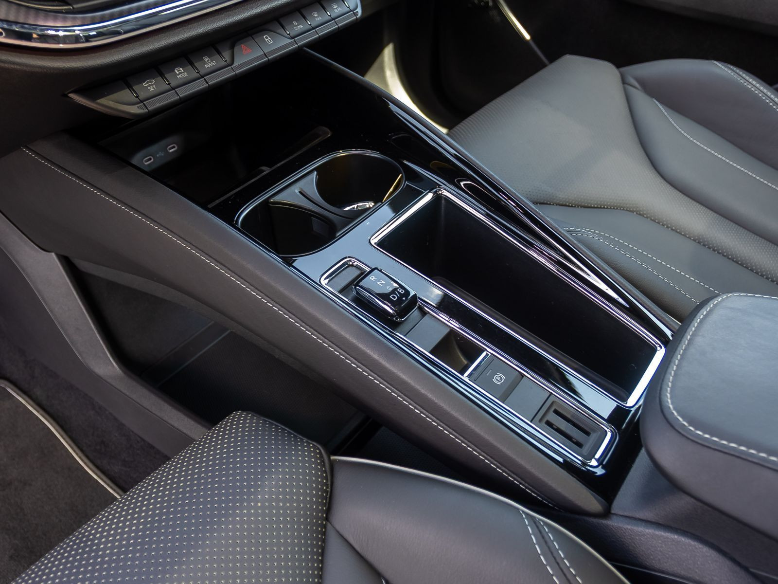 Skoda Enyaq Coupé RS Navi LED HuD Panorama Standklima AHK