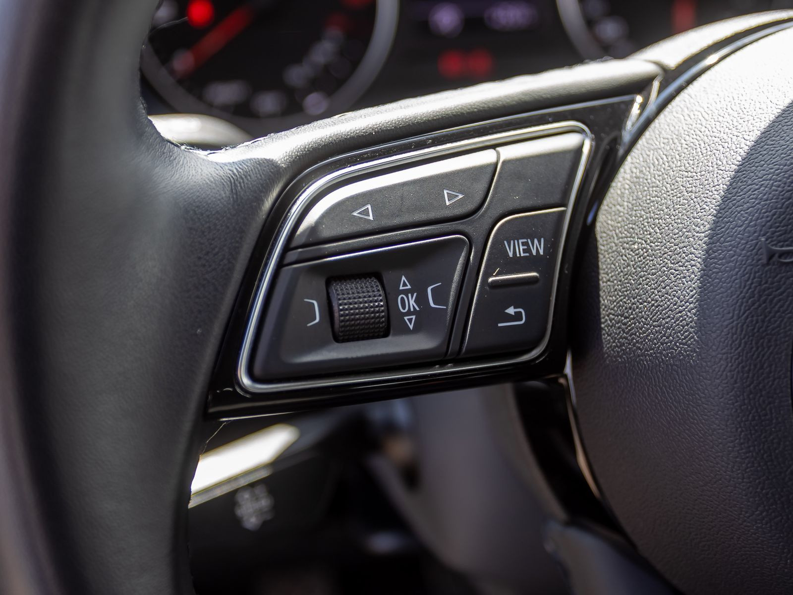 Audi Q2 30 TFSI LED Klima Sitzhzg CarPlay EPH DAB
