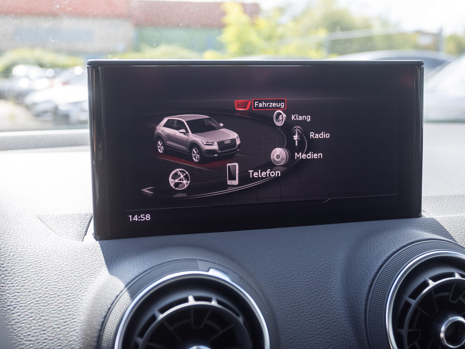 Audi Q2 30 TFSI LED Klima Sitzhzg CarPlay EPH DAB