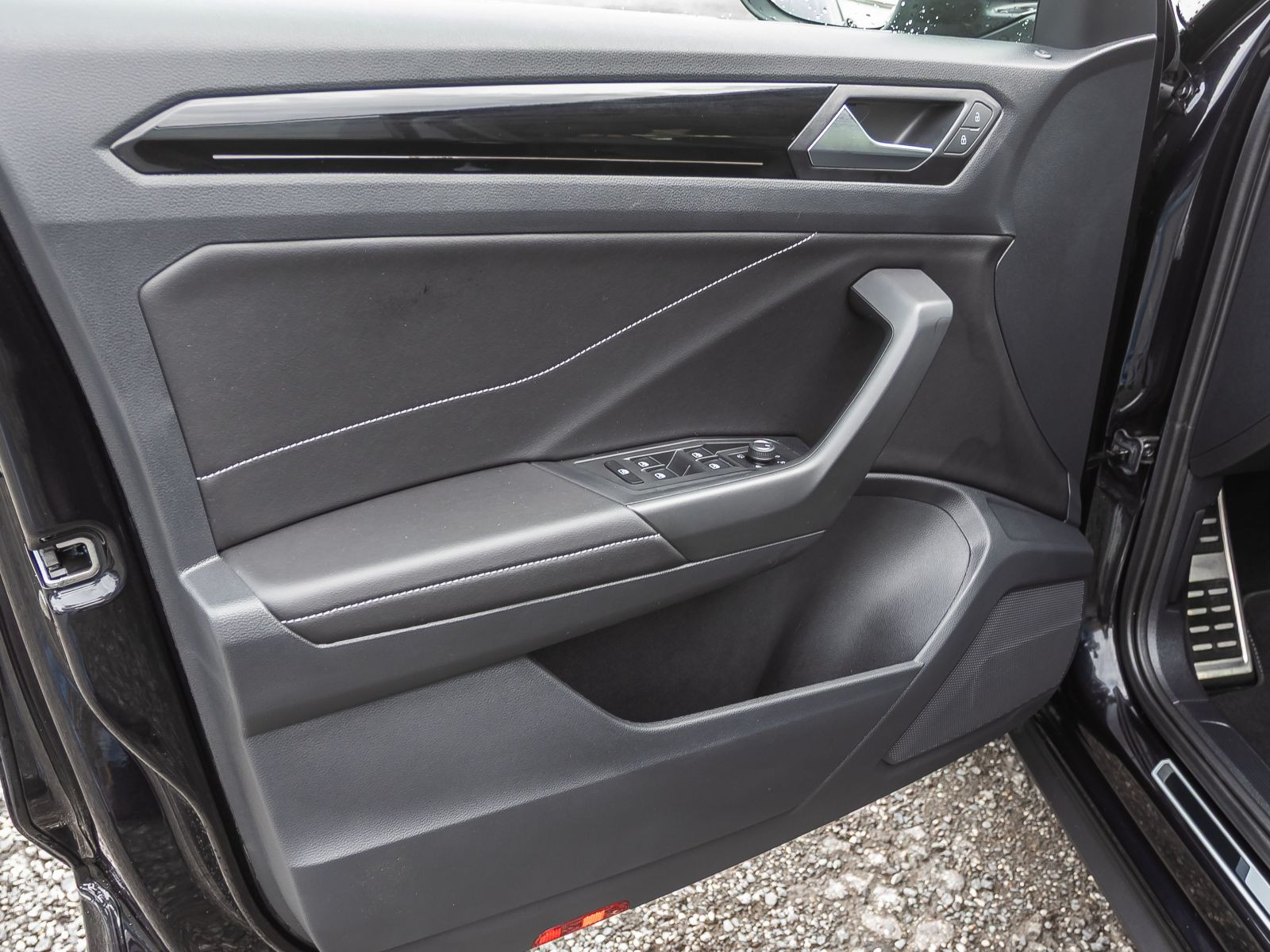 Volkswagen T-Roc R-Line 1.5TSI DSG LED ACC EPH CarPlay DAB
