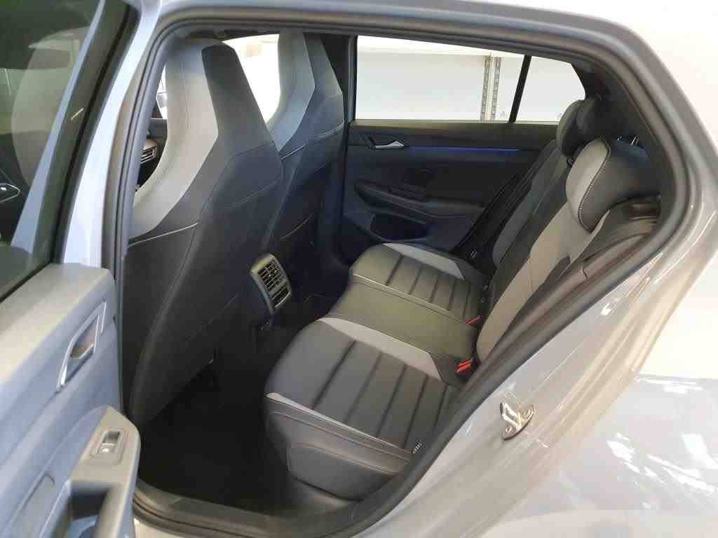 Volkswagen Golf VIII GTD 2.0TDI DSG Navi Matrix HuD Panorama ACC