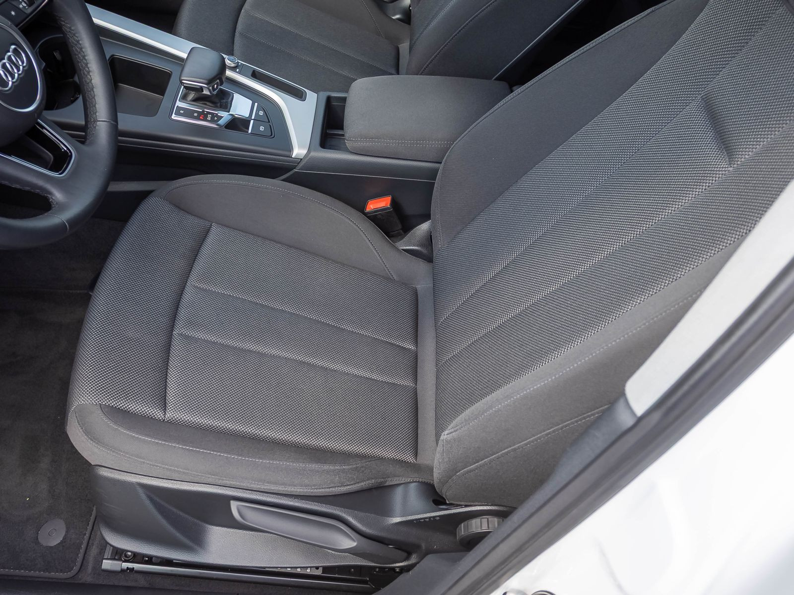 Audi A4 Avant Advanced 35TDI Stronic Navi LED GRA EPH