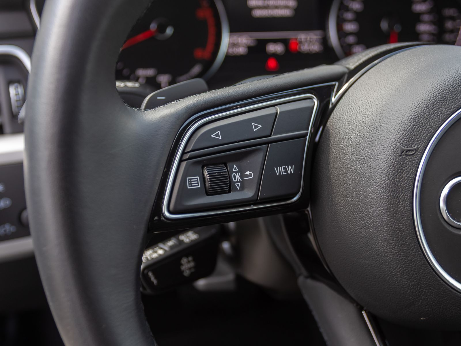 Audi A4 Avant Advanced 35TDI Stronic Navi LED GRA EPH