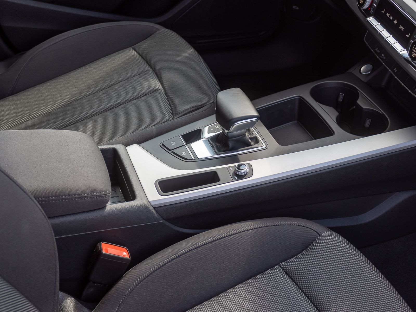 Audi A4 Avant Advanced 35TDI Stronic Navi LED GRA EPH