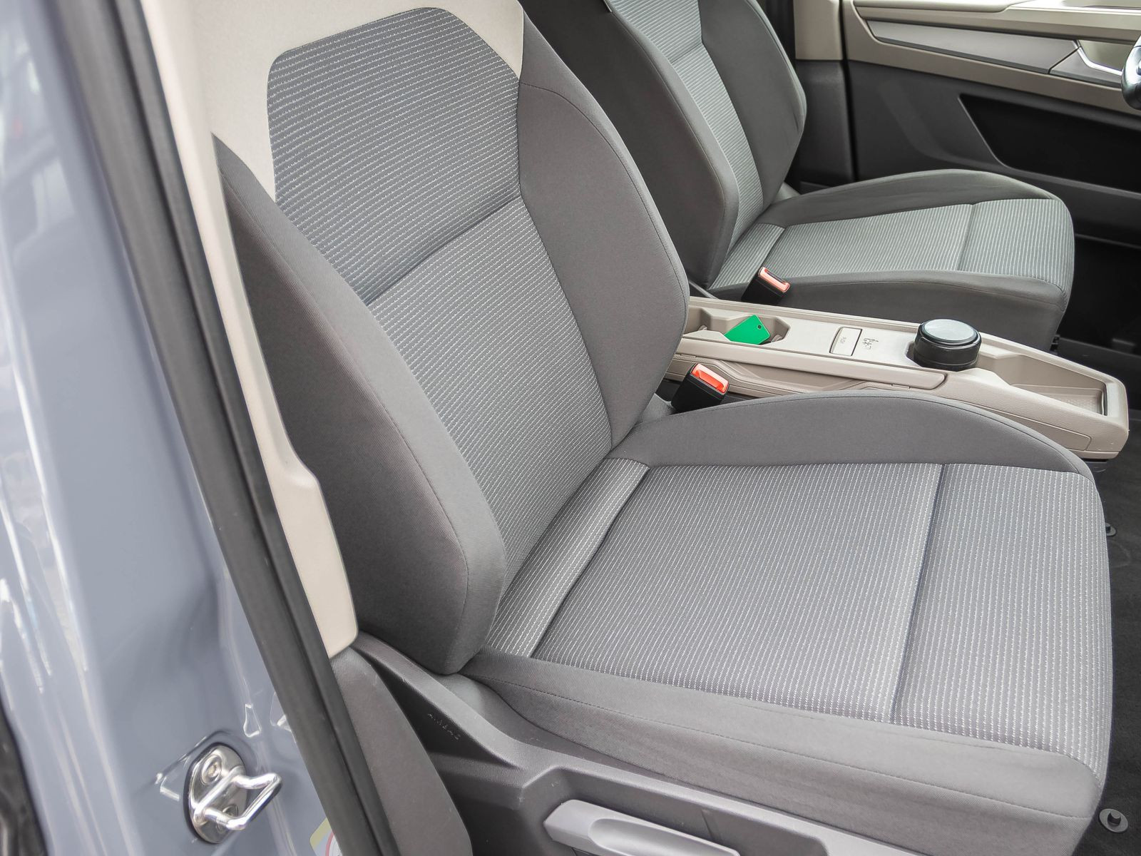 Volkswagen T7 Multivan 2.0 TDI DSG, Navi, LED, Rückfahrkamera, App-Connect