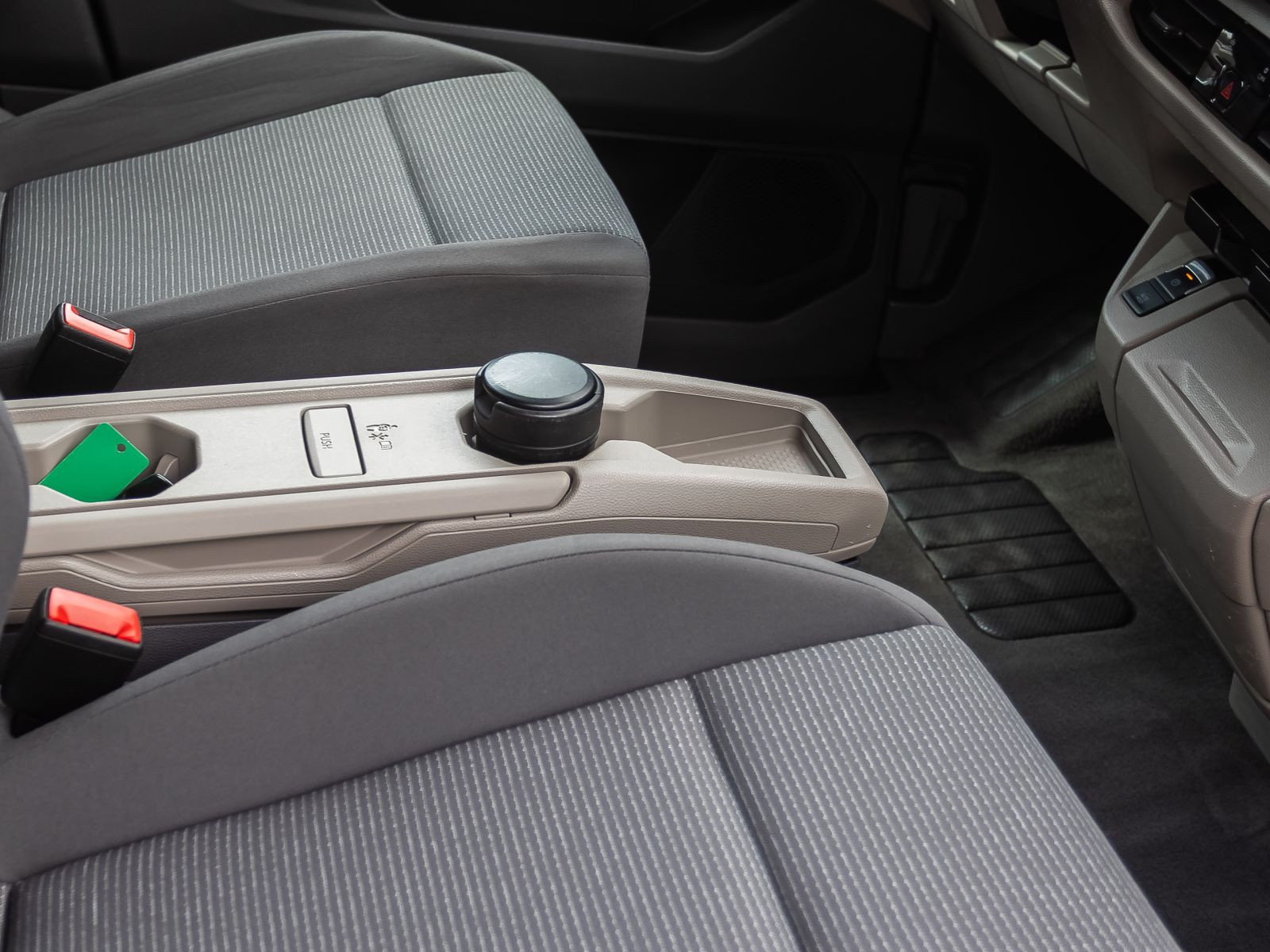 Volkswagen T7 Multivan 2.0 TDI DSG, Navi, LED, Rückfahrkamera, App-Connect