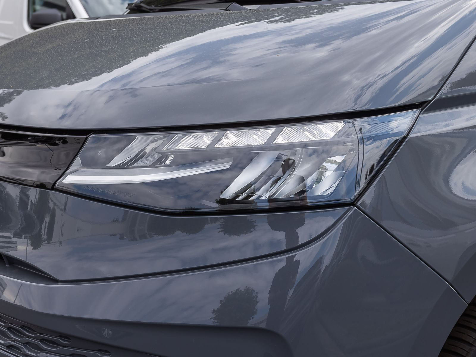 Volkswagen T7 Multivan 2.0 TDI DSG, Navi, LED, Rückfahrkamera, App-Connect
