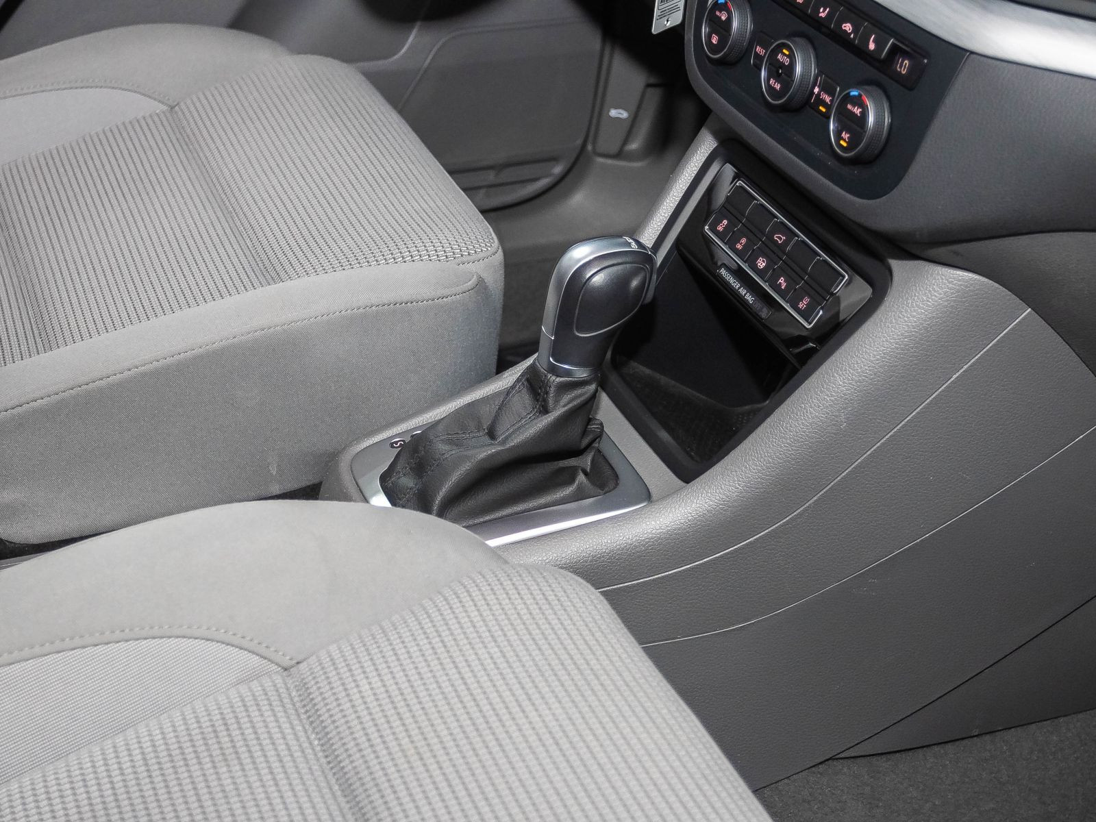 Volkswagen Sharan Comfortline 1.4TSI DSG Navi ACC EPH AHK