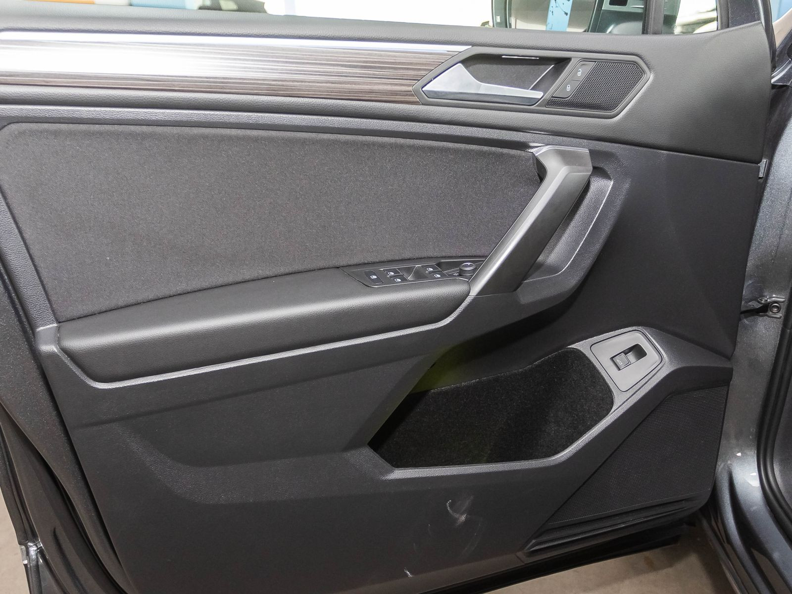 Volkswagen Tiguan Allspace 2.0 TDI DSG Elegance, Navi, LED-Matrix, Rückfahrkamera, 7-Sitze