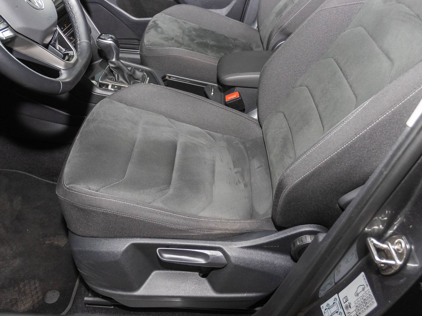 Volkswagen Tiguan Allspace 2.0 TDI DSG Elegance, Navi, LED-Matrix, Rückfahrkamera, 7-Sitze