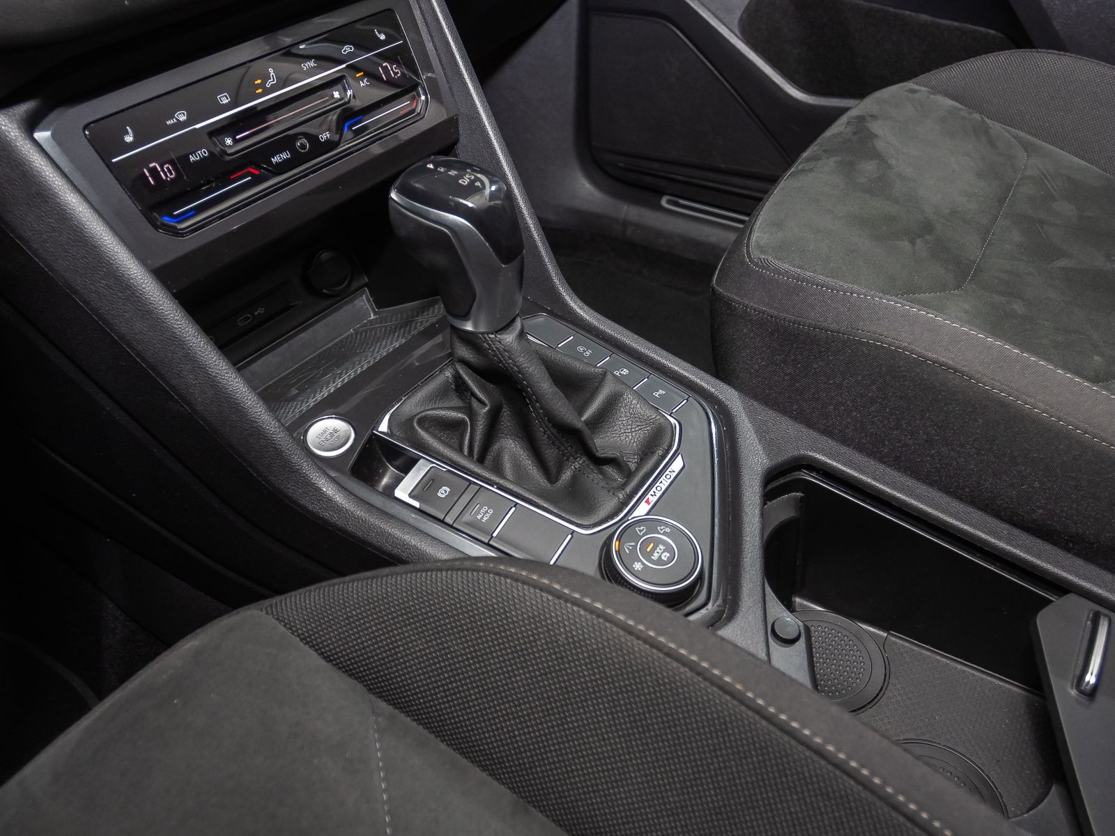 Volkswagen Tiguan Allspace 2.0 TDI DSG Elegance, Navi, LED-Matrix, Rückfahrkamera, 7-Sitze