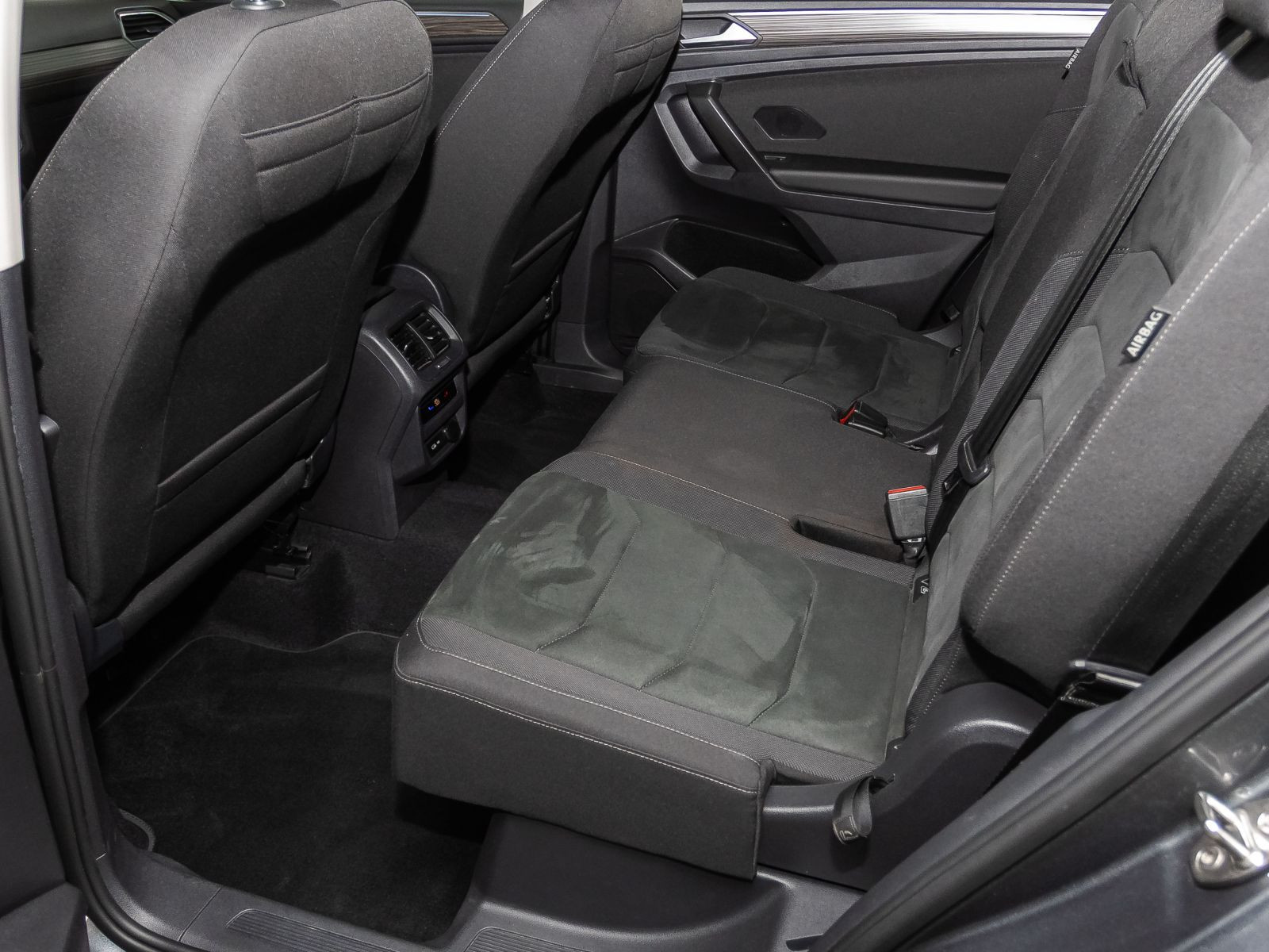 Volkswagen Tiguan Allspace 2.0 TDI DSG Elegance, Navi, LED-Matrix, Rückfahrkamera, 7-Sitze