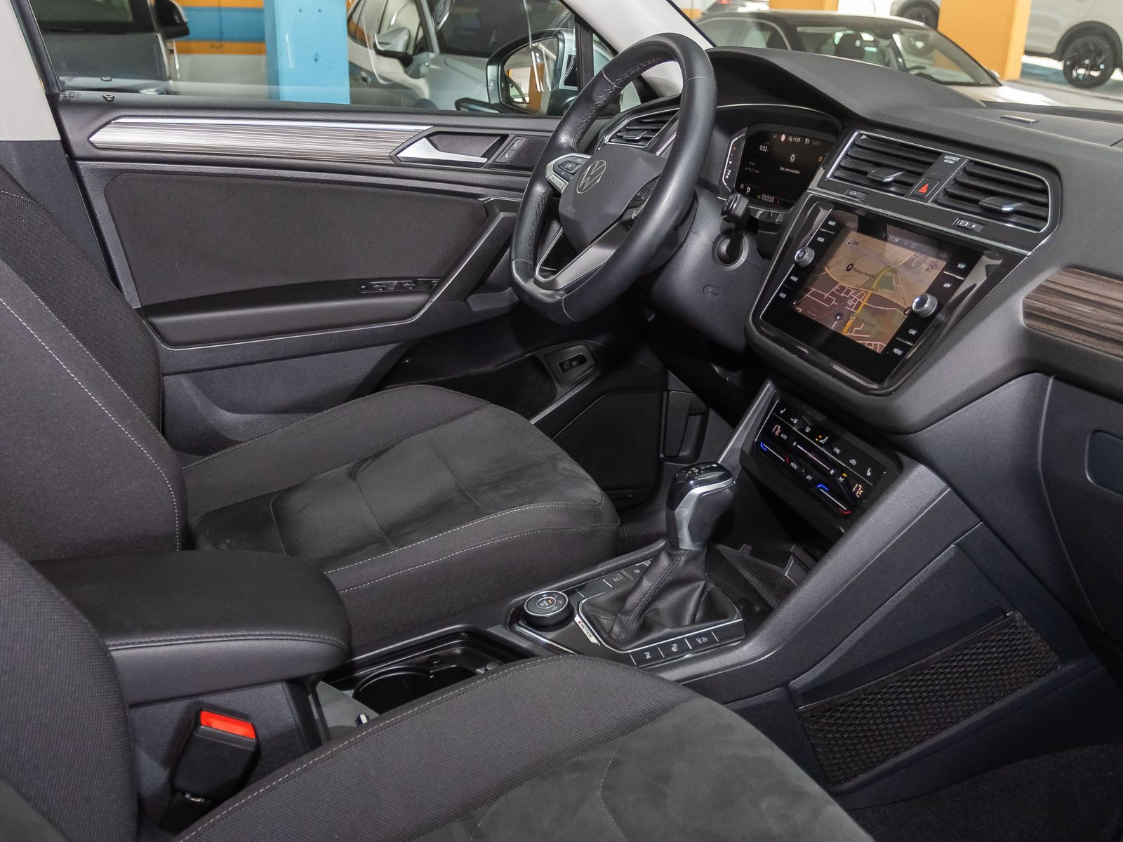 Volkswagen Tiguan Allspace 2.0 TDI DSG Elegance, Navi, LED-Matrix, Rückfahrkamera, 7-Sitze