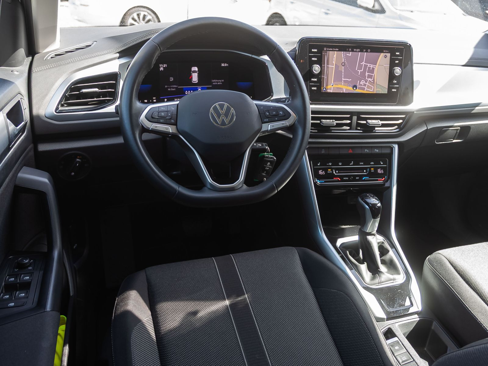 Volkswagen T-Roc 1.5 TSI DSG Life, AHK, Navi, LED, Rückfahrkamera, App-Connect