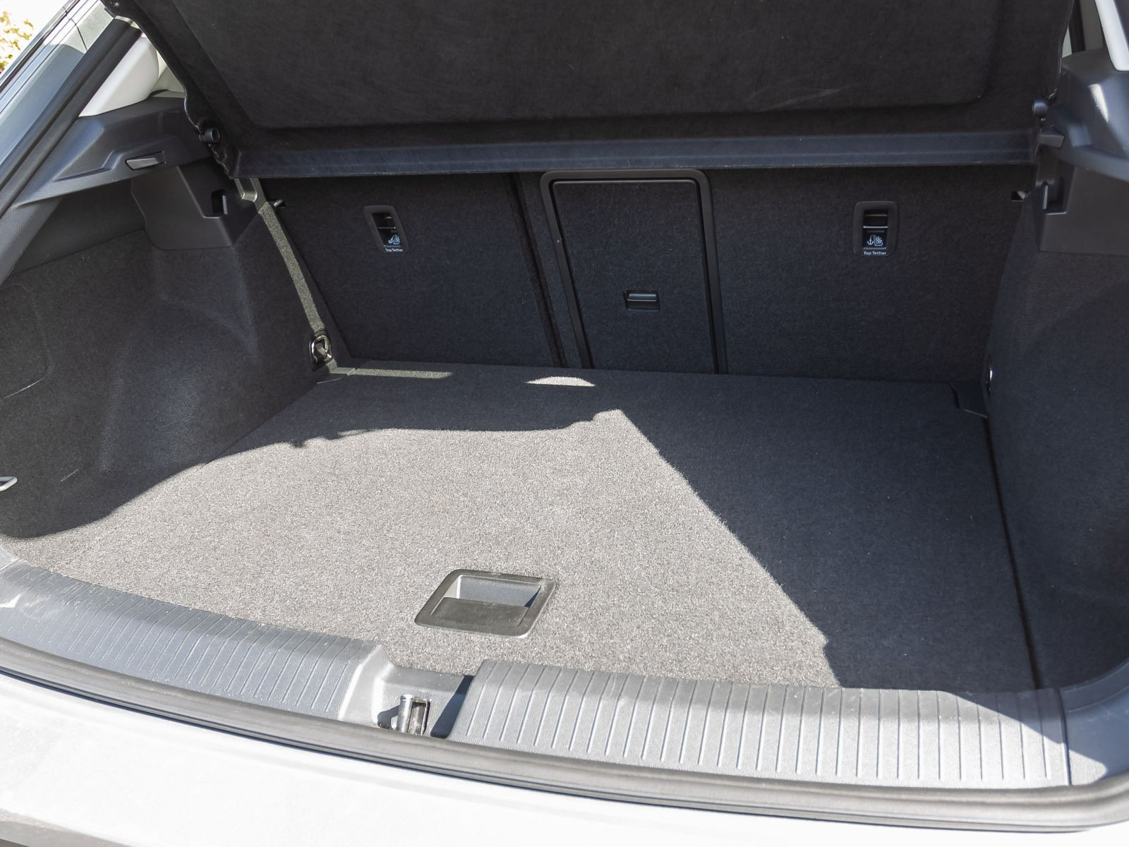 Volkswagen T-Roc 1.5 TSI DSG Life, AHK, Navi, LED, Rückfahrkamera, App-Connect