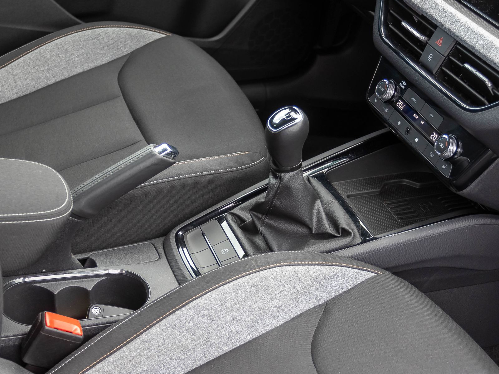 Skoda Scala Tour 1.0 TSI LED GRA EPH KESSY CarPlay