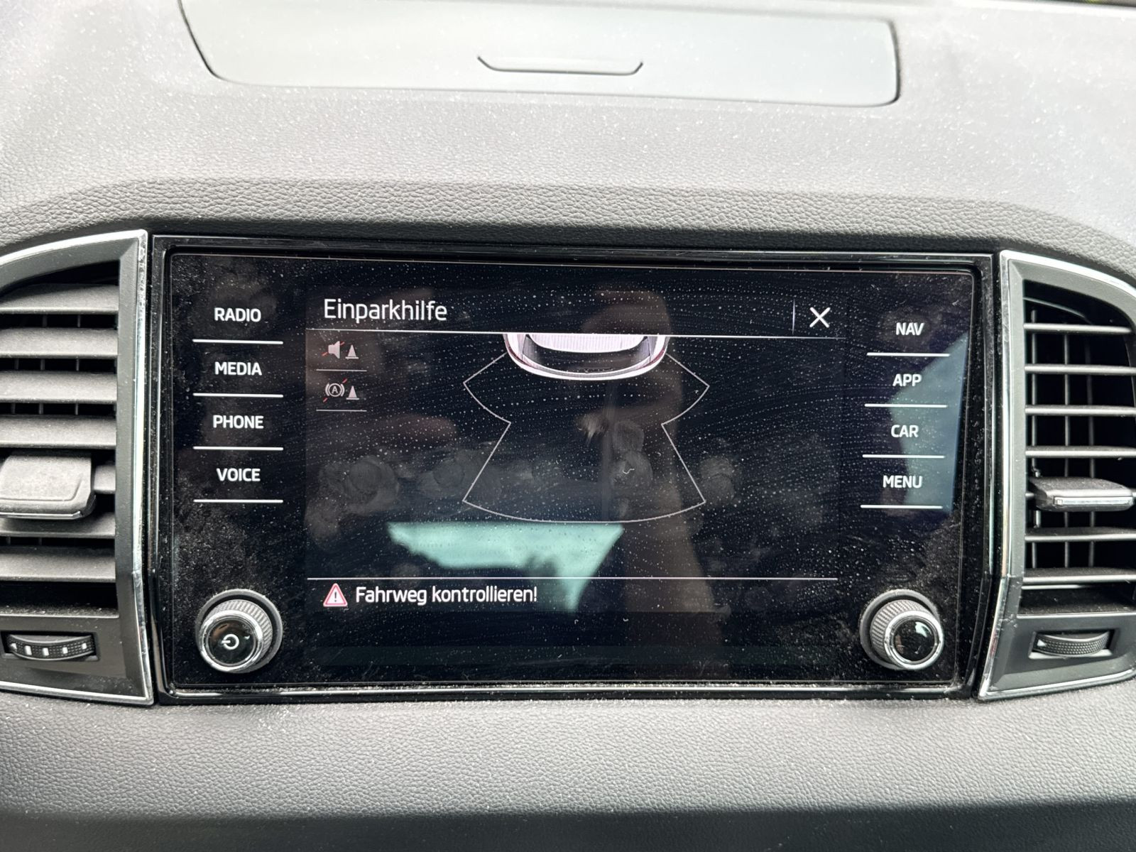 Skoda Karoq Tour 1.0TSI LED EPH GRA KESSY CarPlay