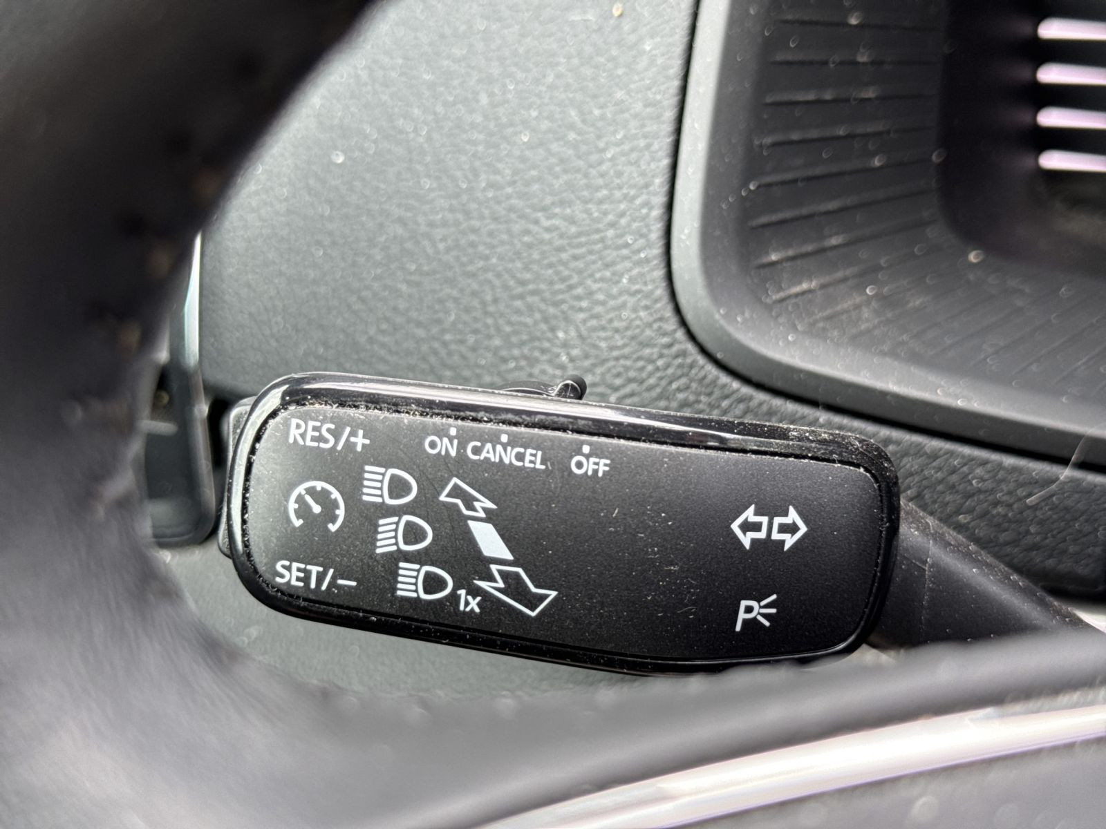Skoda Karoq Tour 1.0TSI LED EPH GRA KESSY CarPlay