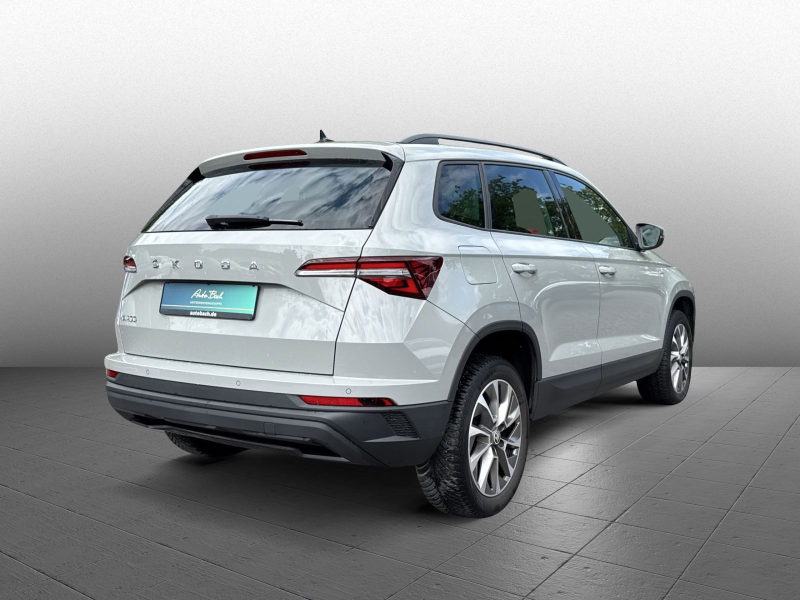 Skoda Karoq Tour 1.0TSI LED EPH GRA KESSY CarPlay