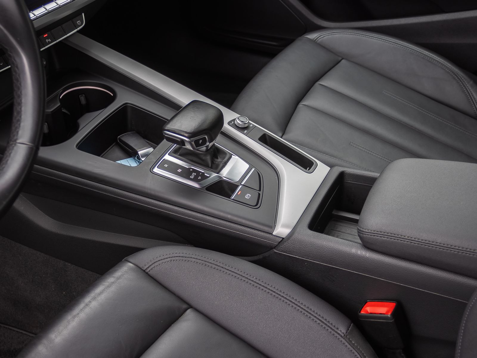 Audi A4 Avant Advanced 40TDI qu Stronic Navi LED ACC AHK
