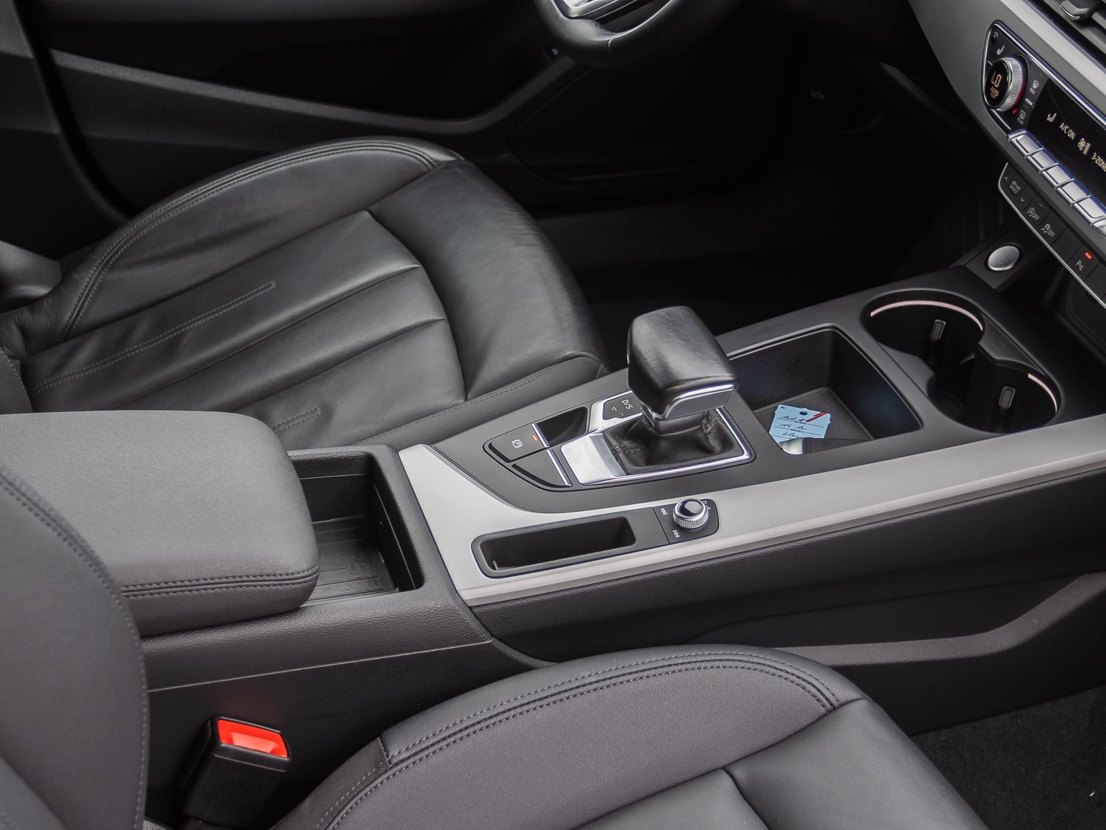 Audi A4 Avant Advanced 40TDI qu Stronic Navi LED ACC AHK