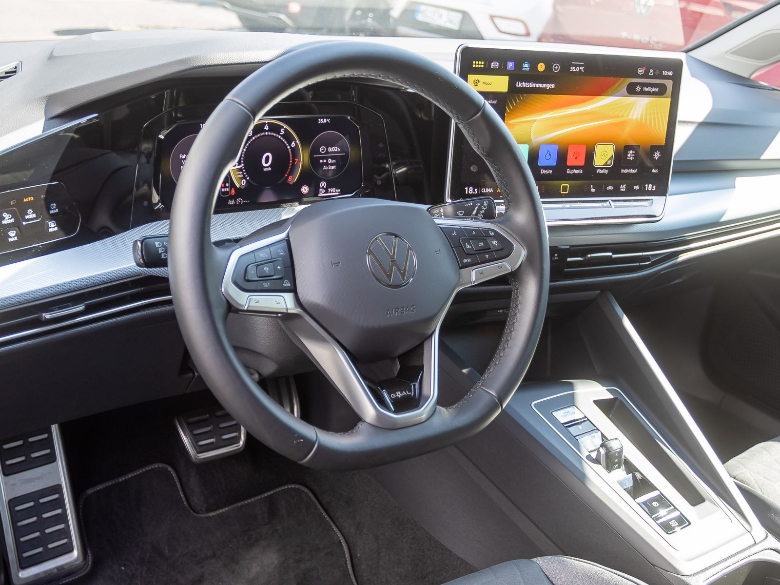Volkswagen Golf VIII Variant 1.5 eTSI DSG Goal, AHK, Navi, LED, Area View inkl. Rückfahrkamera