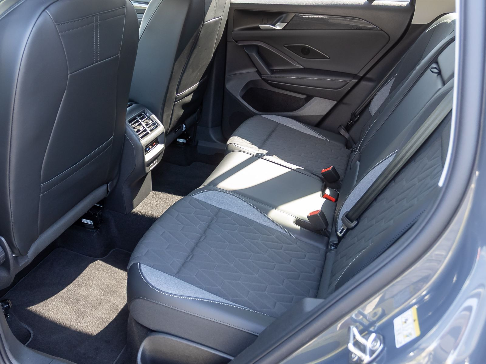 Volkswagen Tiguan 1.5 eTSI DSG Goal, Navi, LED, Area View inkl. Rückfahrkamera, App-Connect